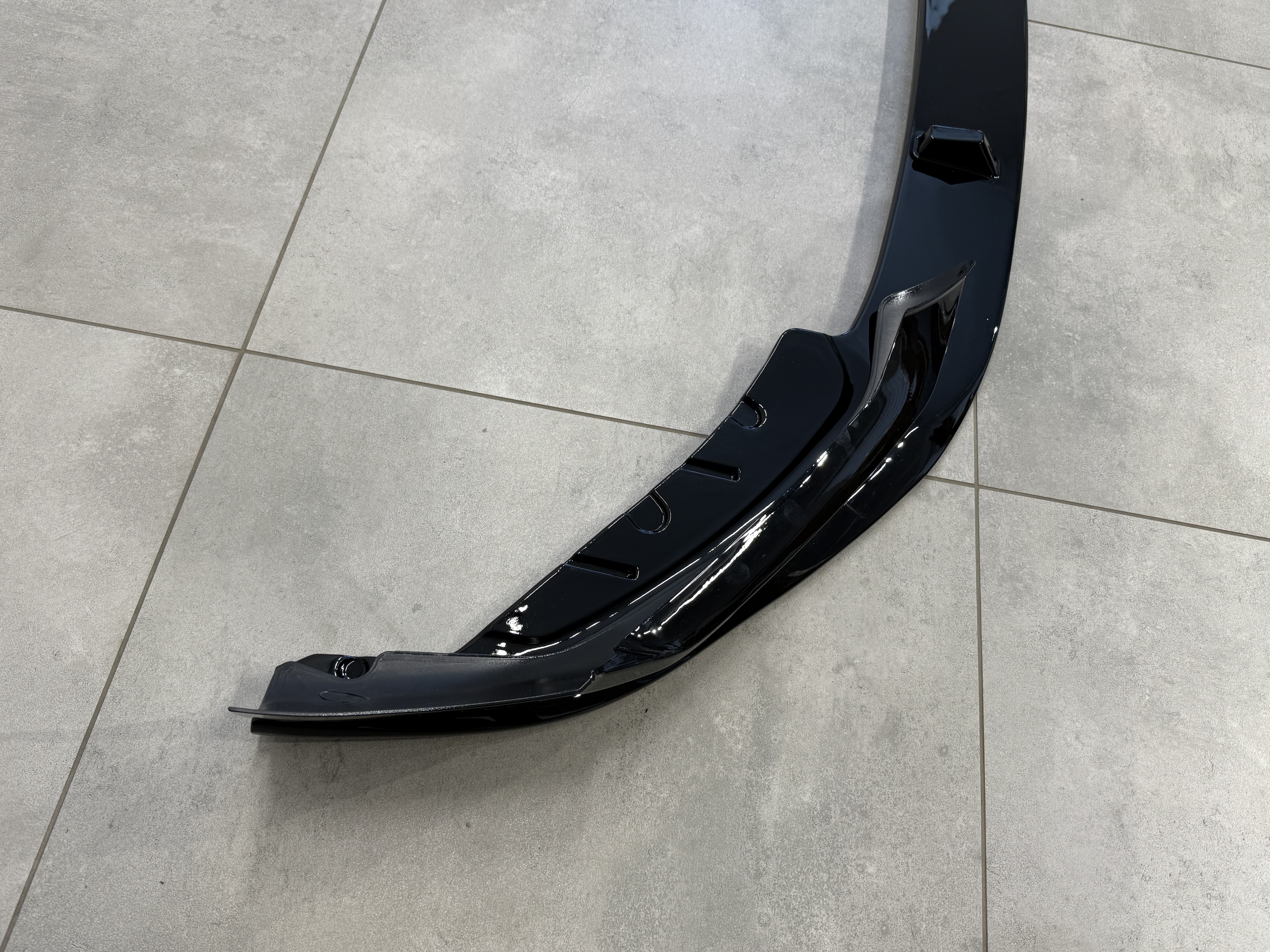 Накладка переднього бампера M Performance BMW 5 series G30 G31 LCI 2020-2023, чорний глянець 5