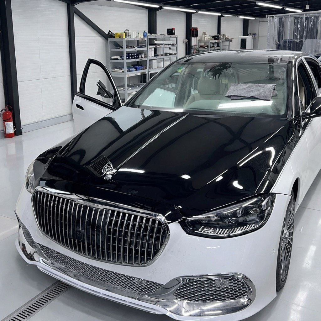 Комплект рестайлінга в W223 Maybach (з дверними ручками і вставками) 5