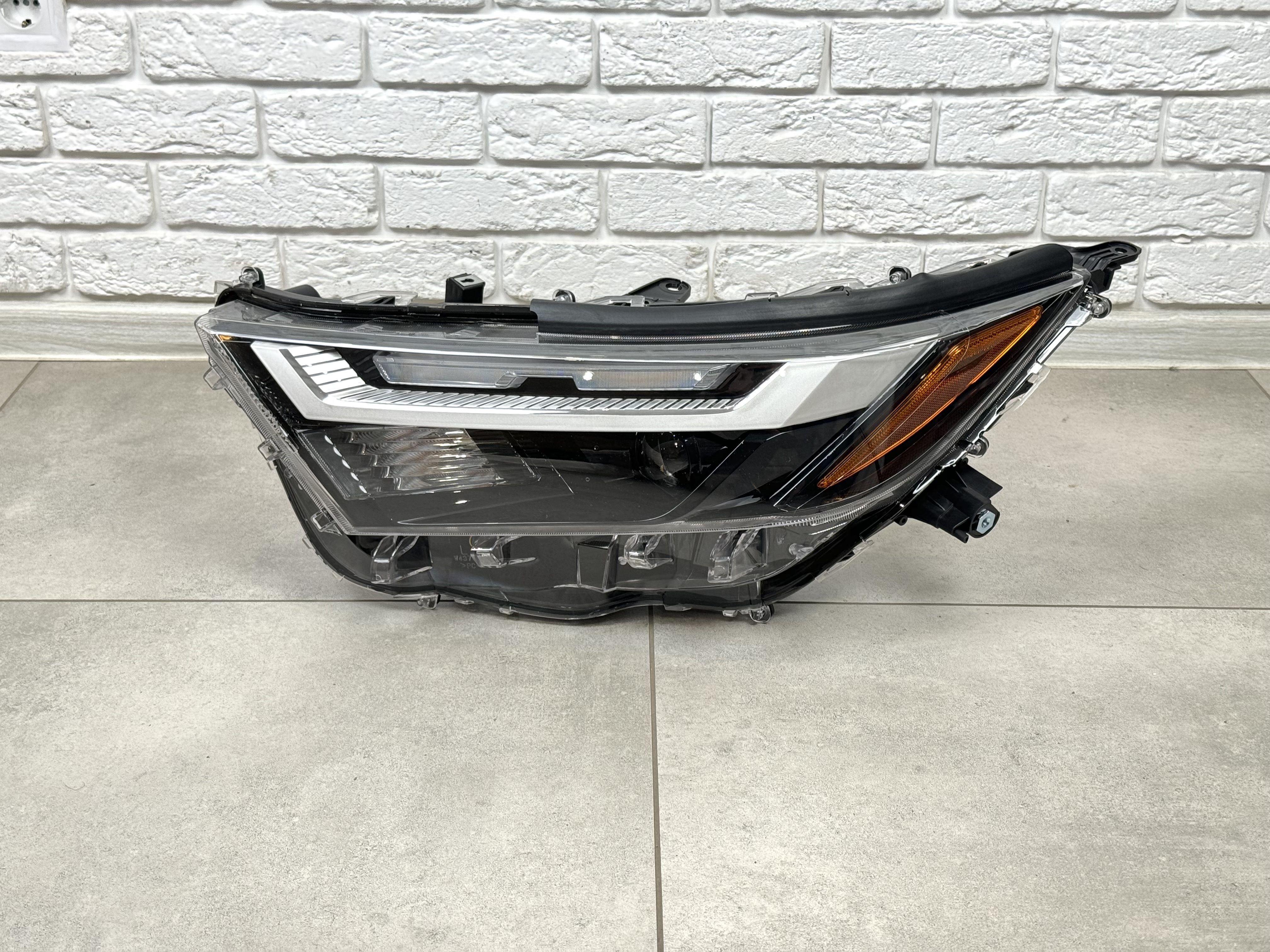 LED фара ліва рестайлінг 2023 для Toyota Rav-4 USA 2018- 4