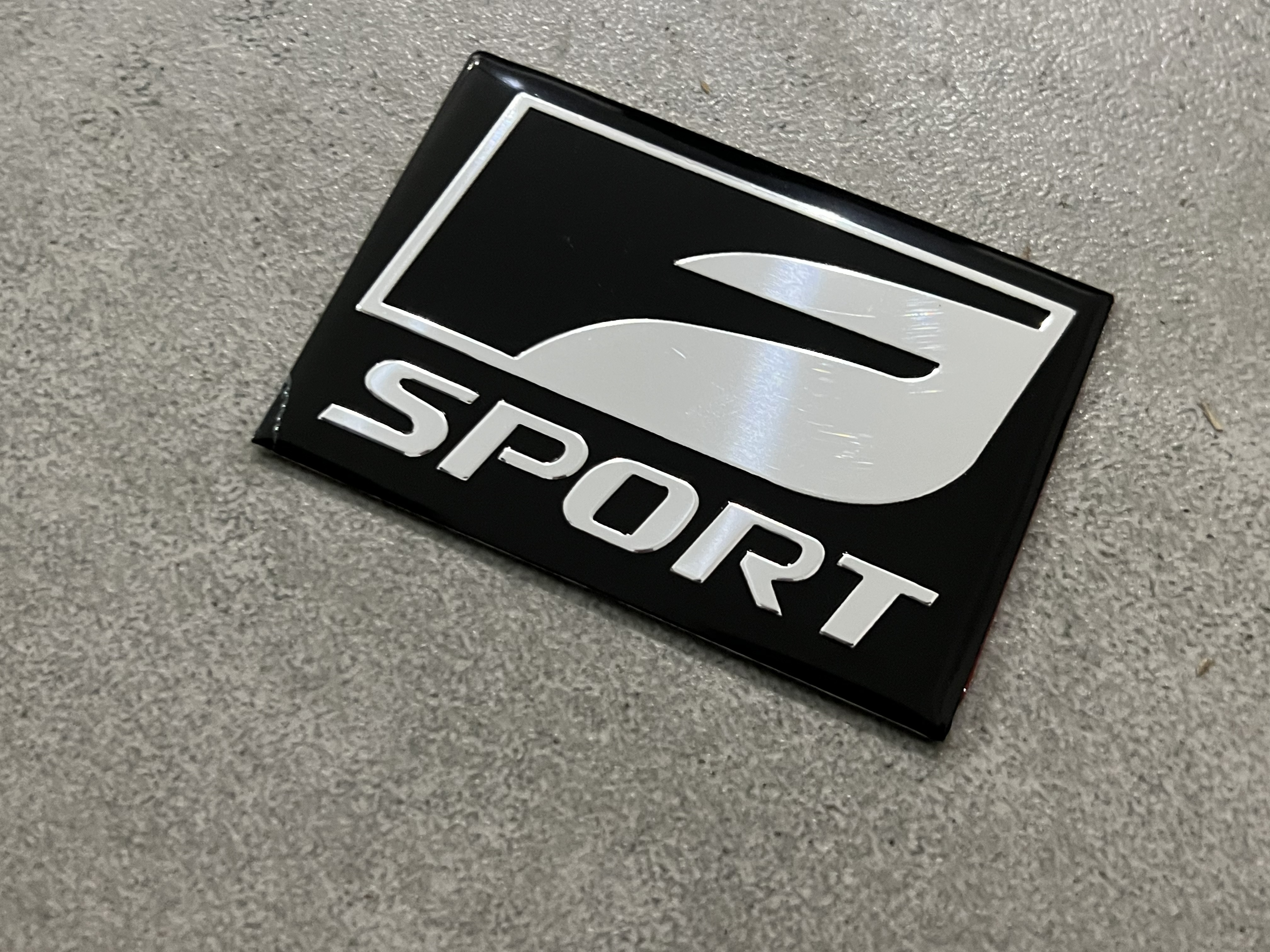 Наклейка на кузов F SPORT 2