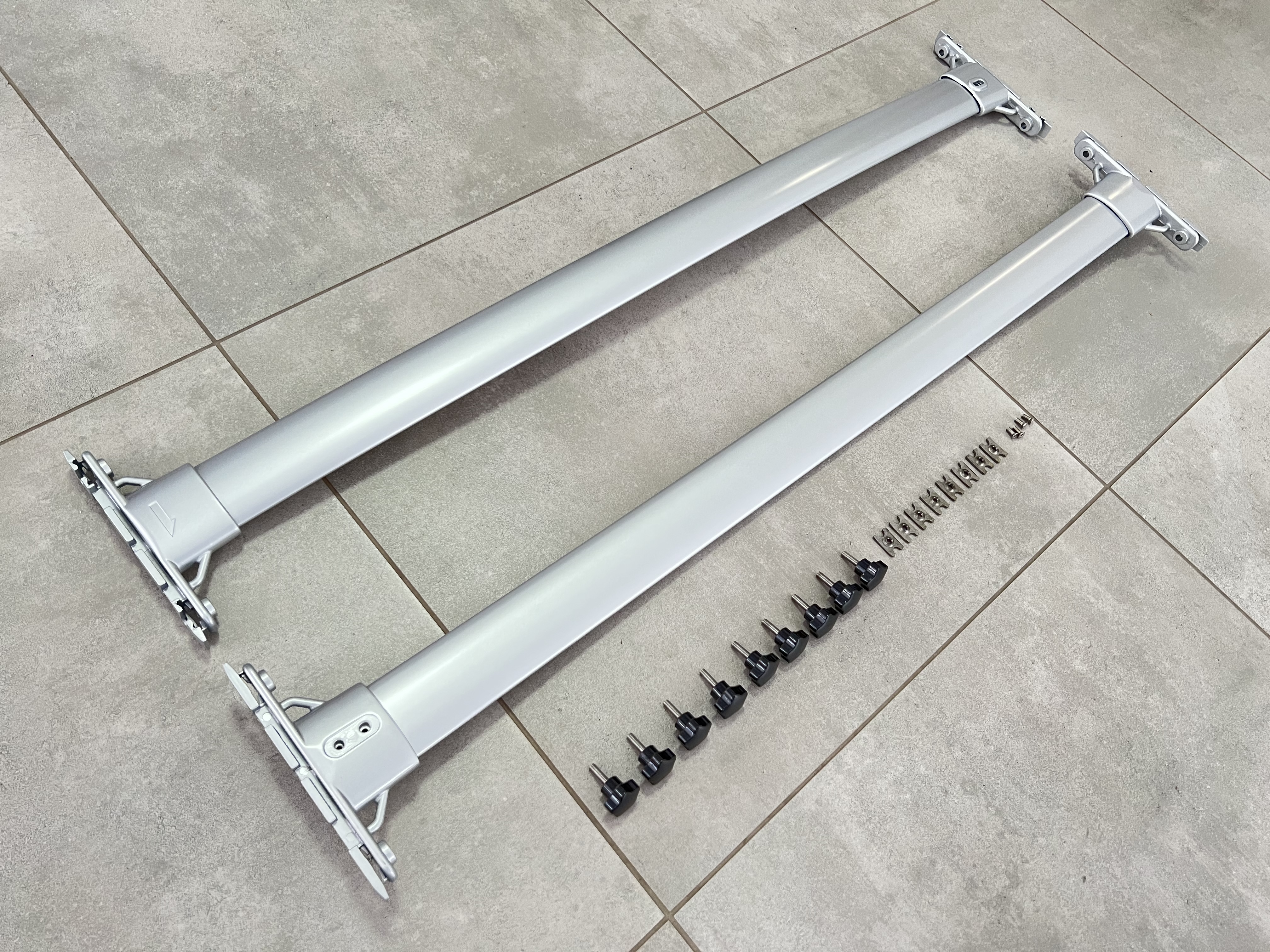 Поперечні рейлінги для Toyota Land Cruiser 200 2007-2021 колір сірий 6