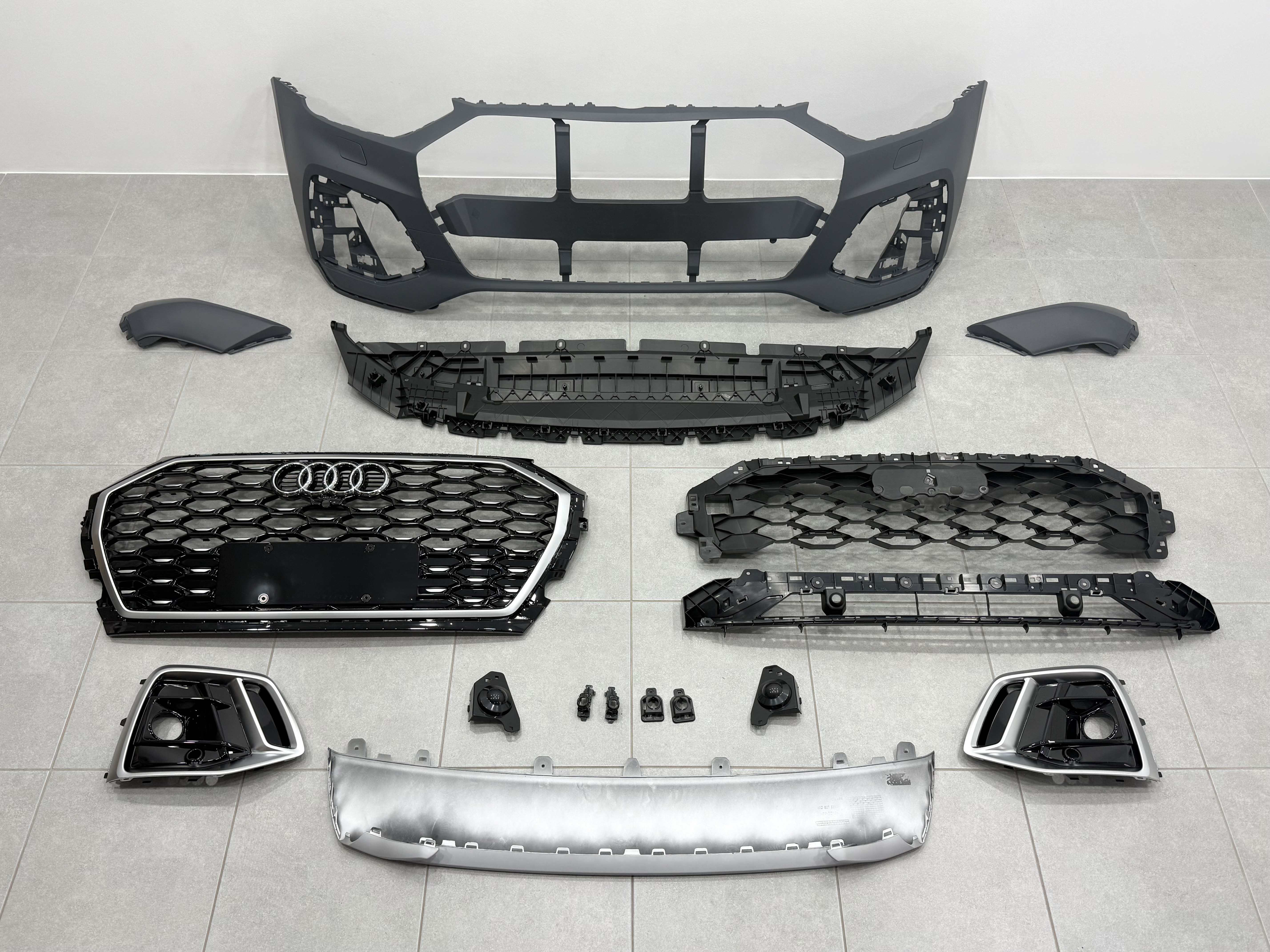 Бампер передній у зборі для Audi Q5 Sportback 2021-2024 2