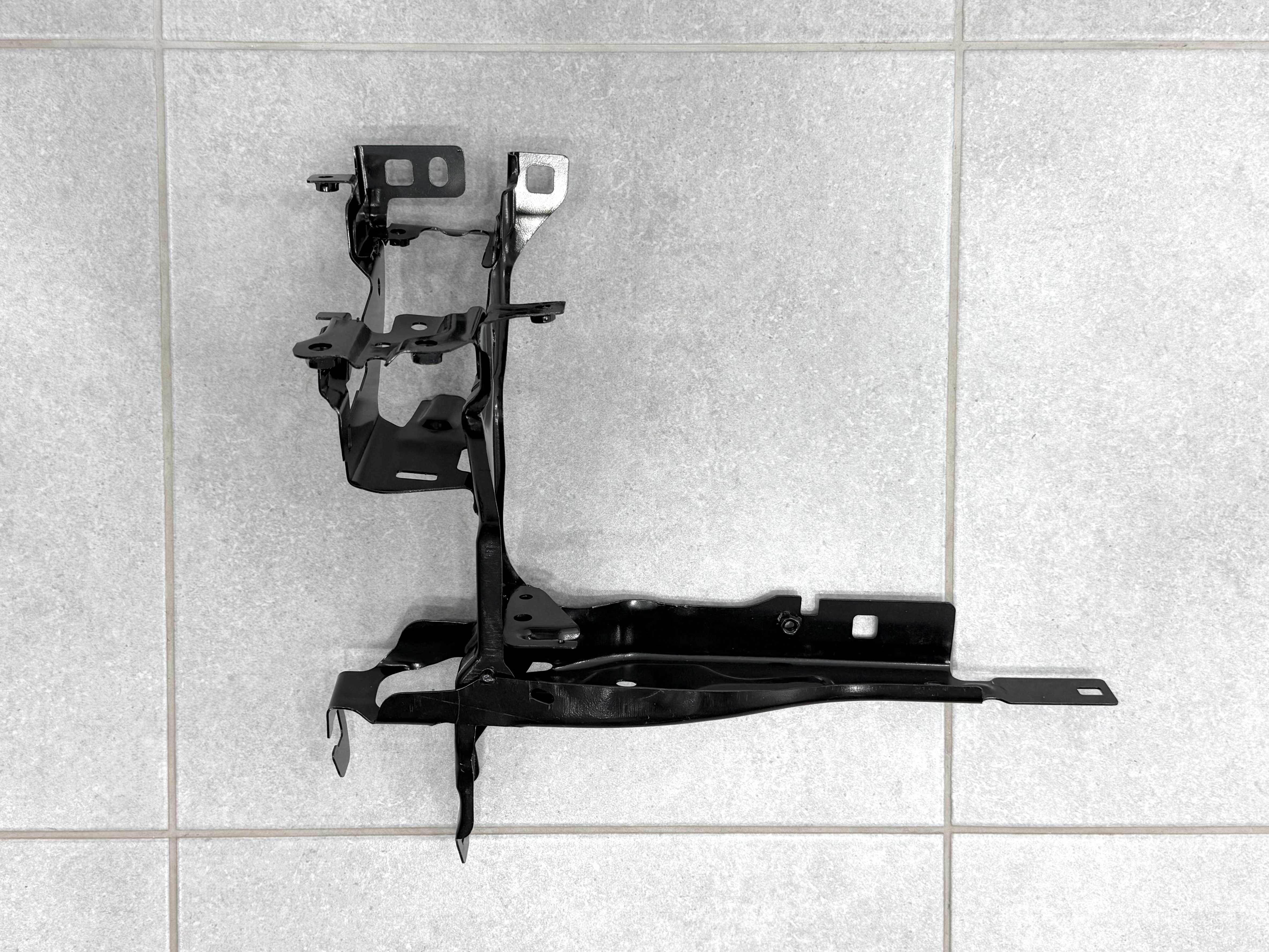 Кронштейн лівого окуляра 51647422293 для BMW 3 series G20 G21 2