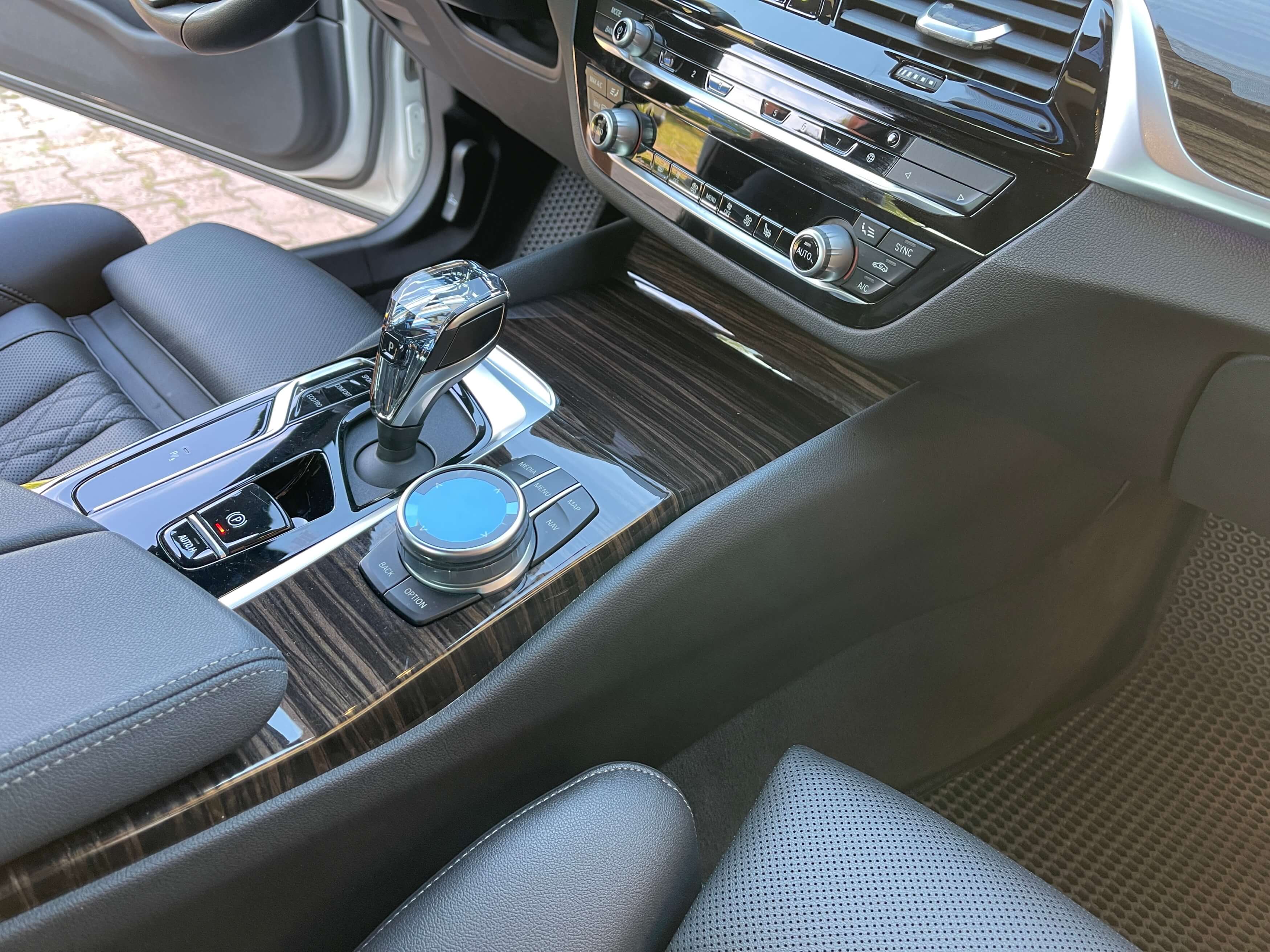 Кришталевий селектор КПП (з логотипом М) на BMW 5 Series G30 / G31 2017-2020 року 6