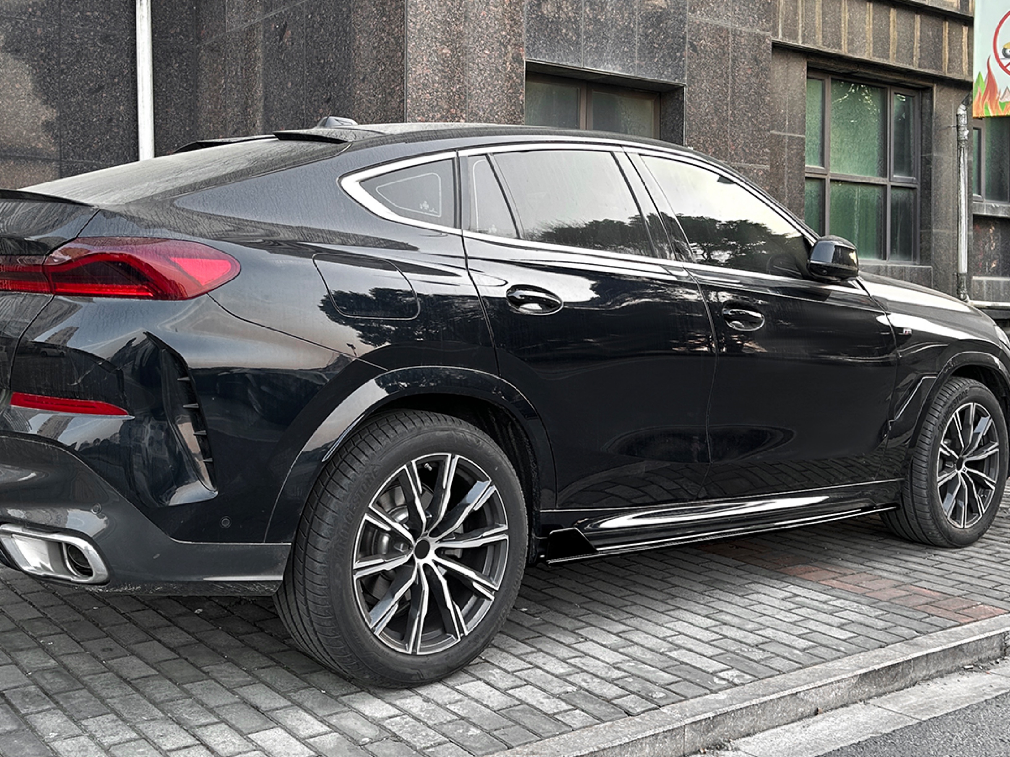 Леза під пороги M-Performance BMW X6 G06 F96 2019 - 2шт. ABS пластик, колір чорний глянець 2