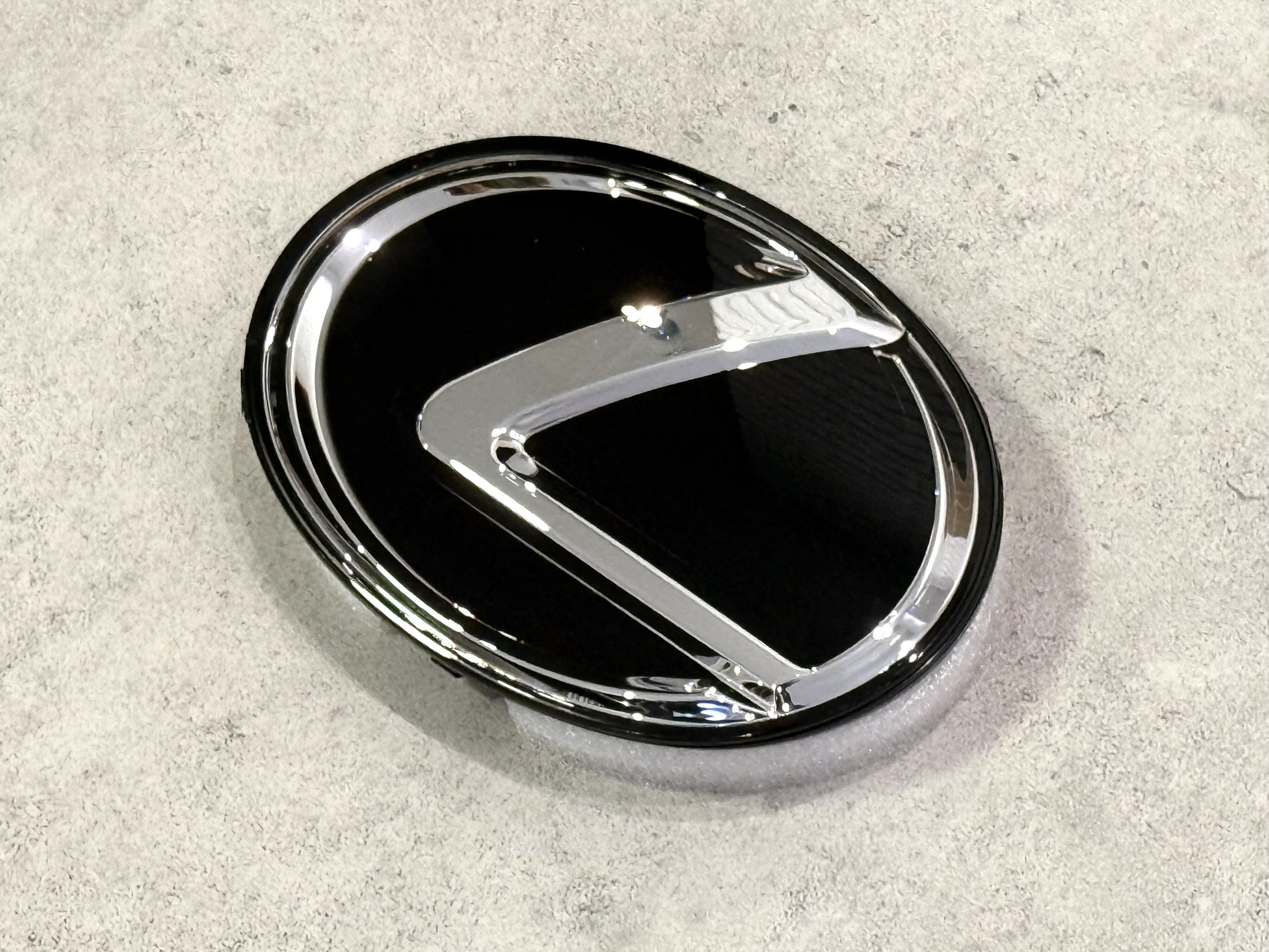 Емблема під склом 5314133170 Lexus CT NX ES IS RX 163ММ 5