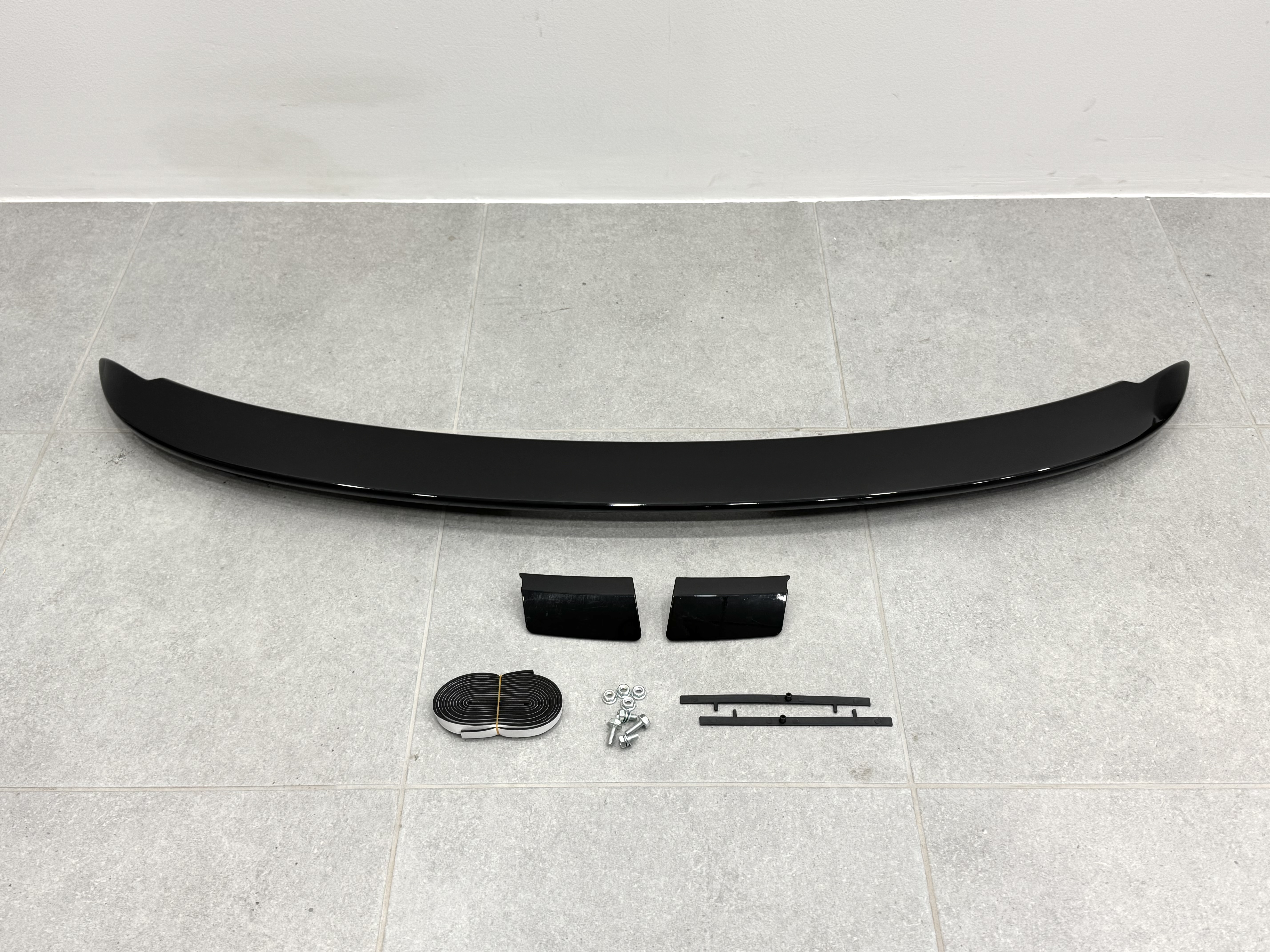 Спойлер козирок на кришку багажника Toyota Yaris 2011-2015 ABS пластик, колір чорний глянець 3
