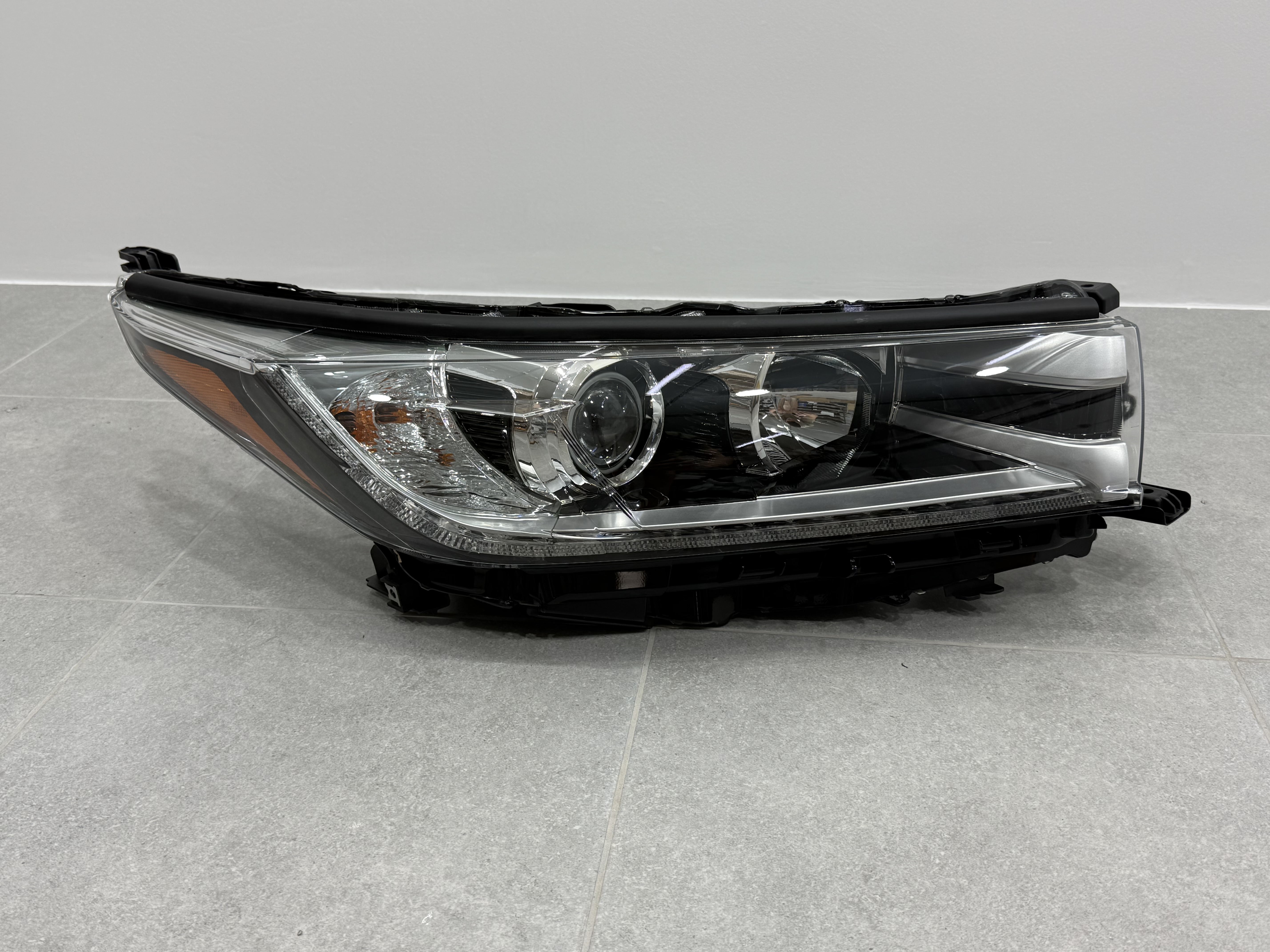 Права фара LIMITED для Toyota Highlander 2017-2019 2
