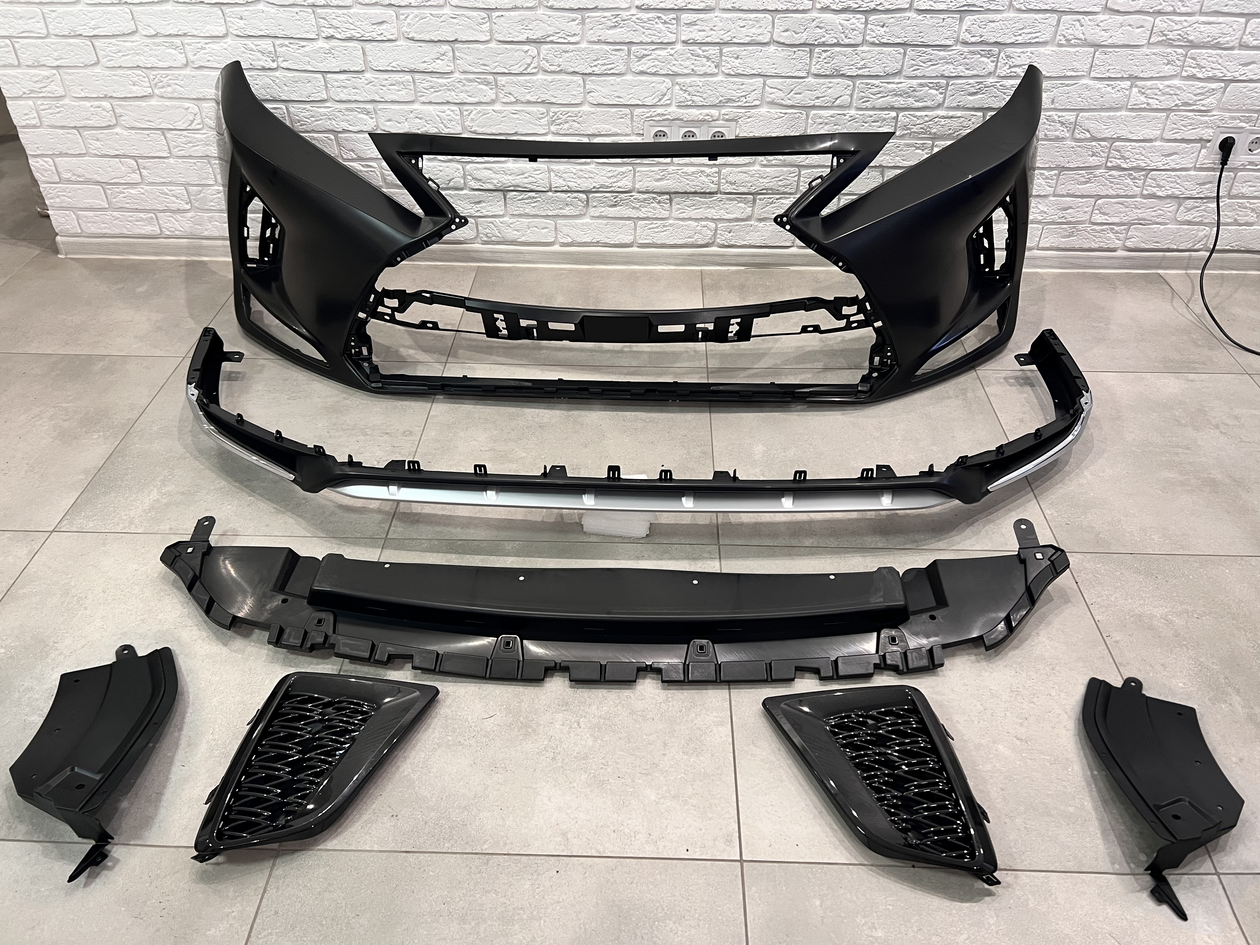 Бампер передній комплектний Lexus RX 2012-2015 у стилі F-Sport RX 2020+ 2