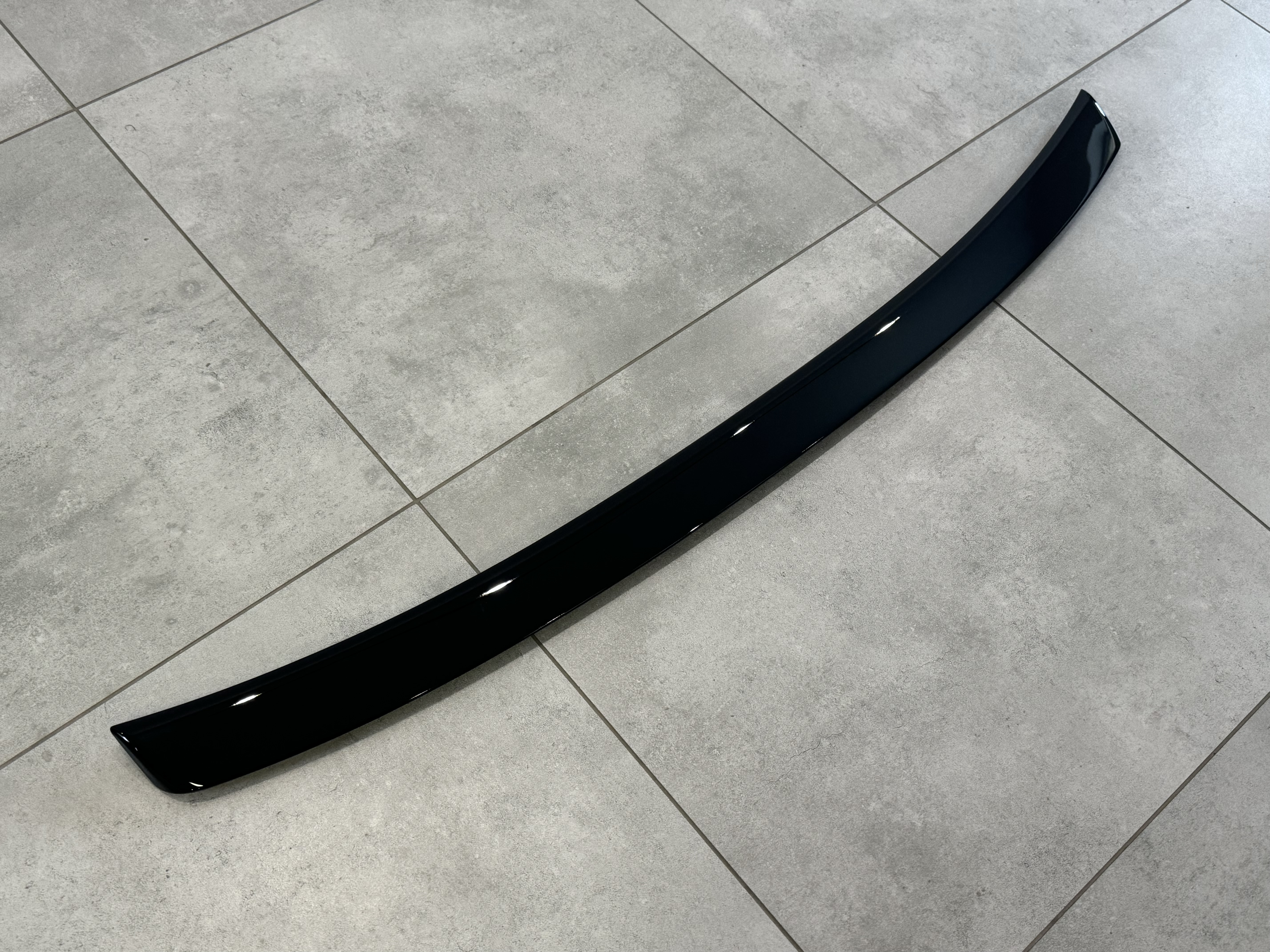 Спойлер ліп Toyota Corolla 2007-2012 ABS пластик, колір чорний глянець 3