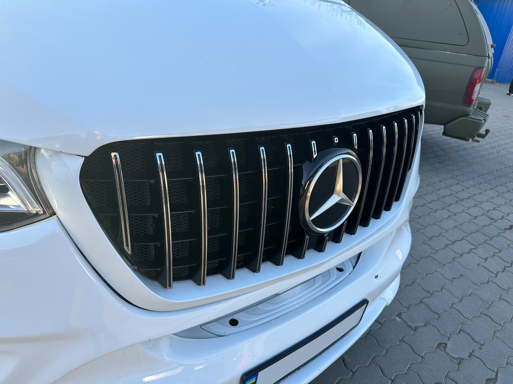 Передня решітка Panamericana GT Chrome Premium V1 Без рамки 3