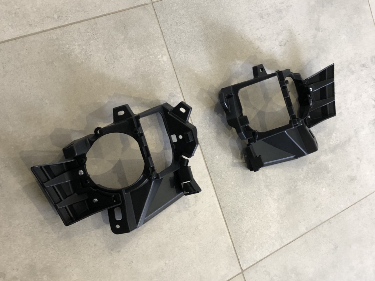 Кронштейни кріплення туманок Lexus RX 2015-2019 2шт L - 5214248040 / R - 5214148060 2