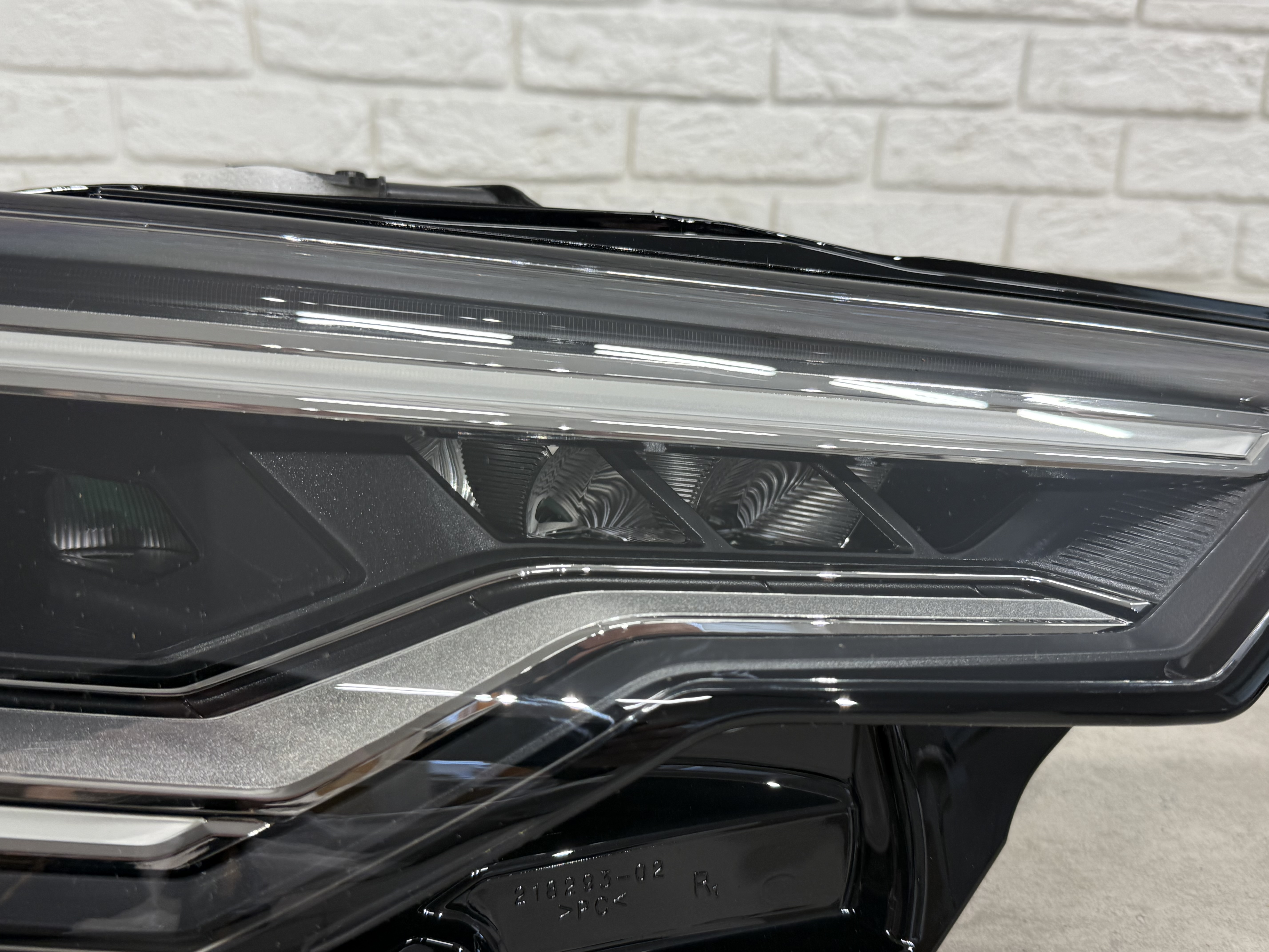 FULL LED фари для AUDI A6 C8 2018 - 2шт. комплектні з блоками 6