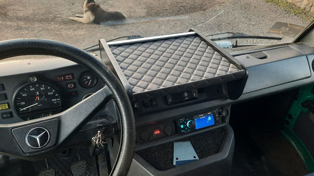 Полиця на панель (Сіра з сірою ниткою)