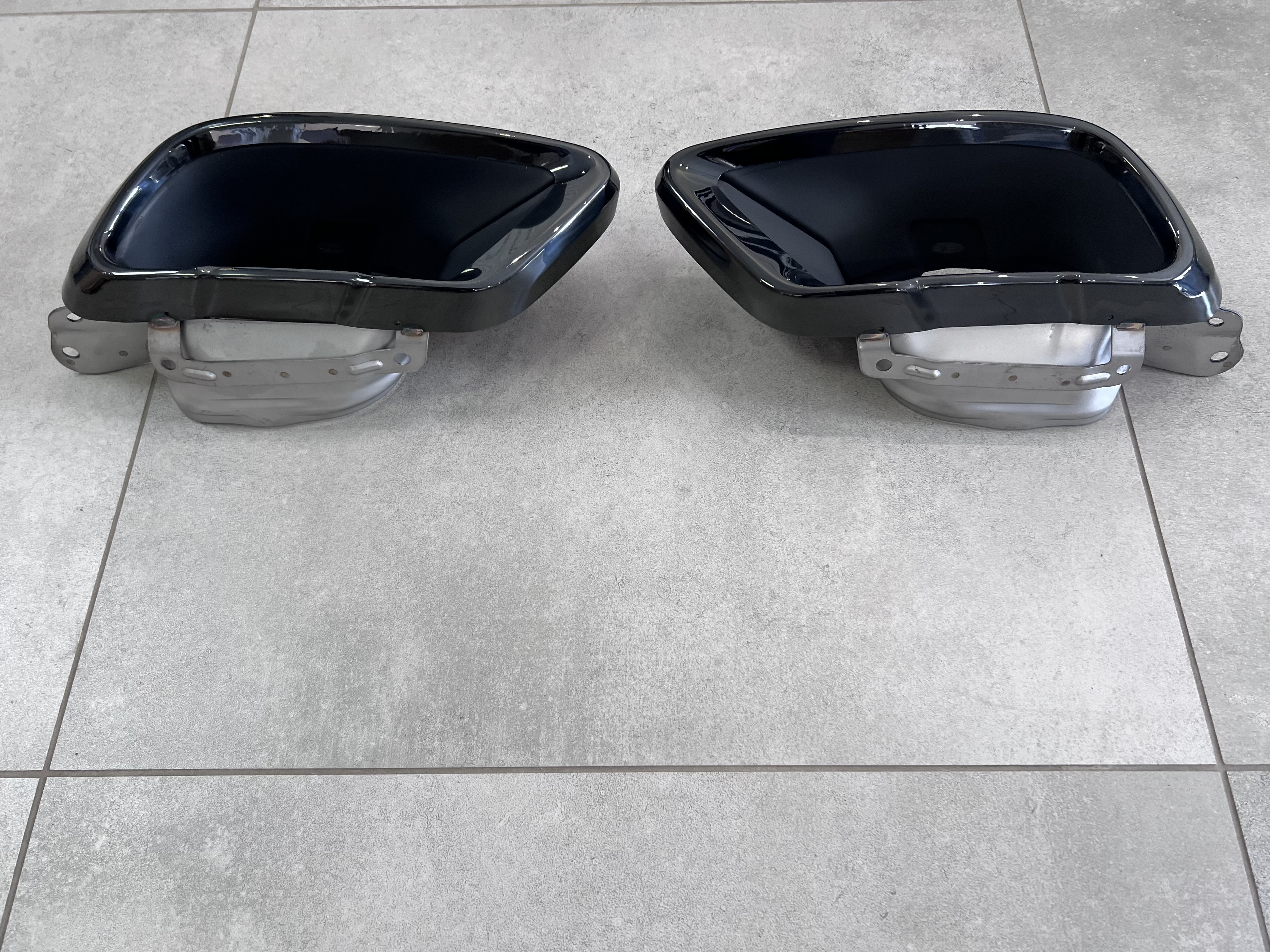 Насадки на вихлопні труби BLACK M Paket BMW X5 G05 / X6 G06 / X7 G07 5