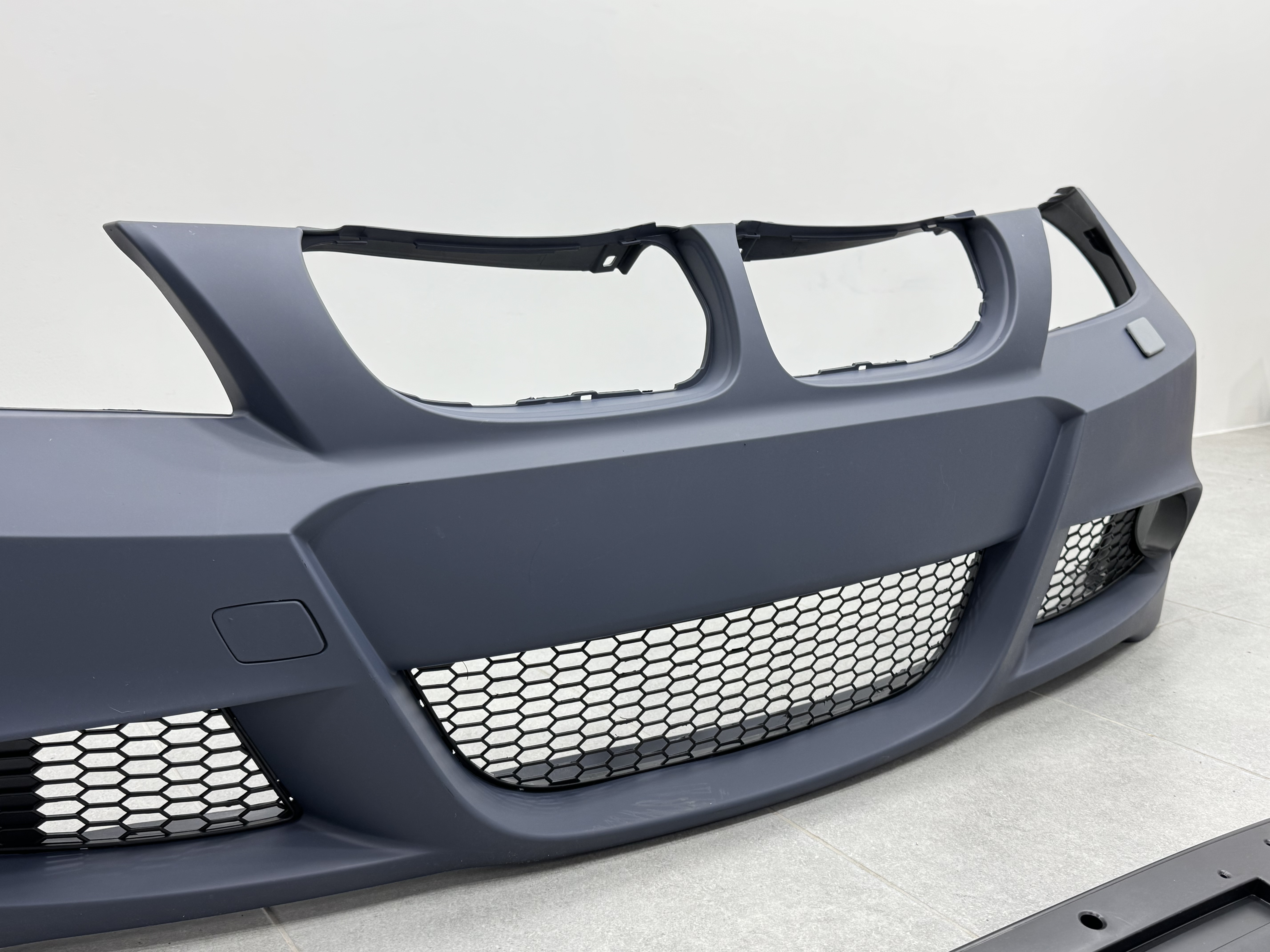 Бампер передній M Paket BMW 3 Series E90 LCI 2008-2011 4