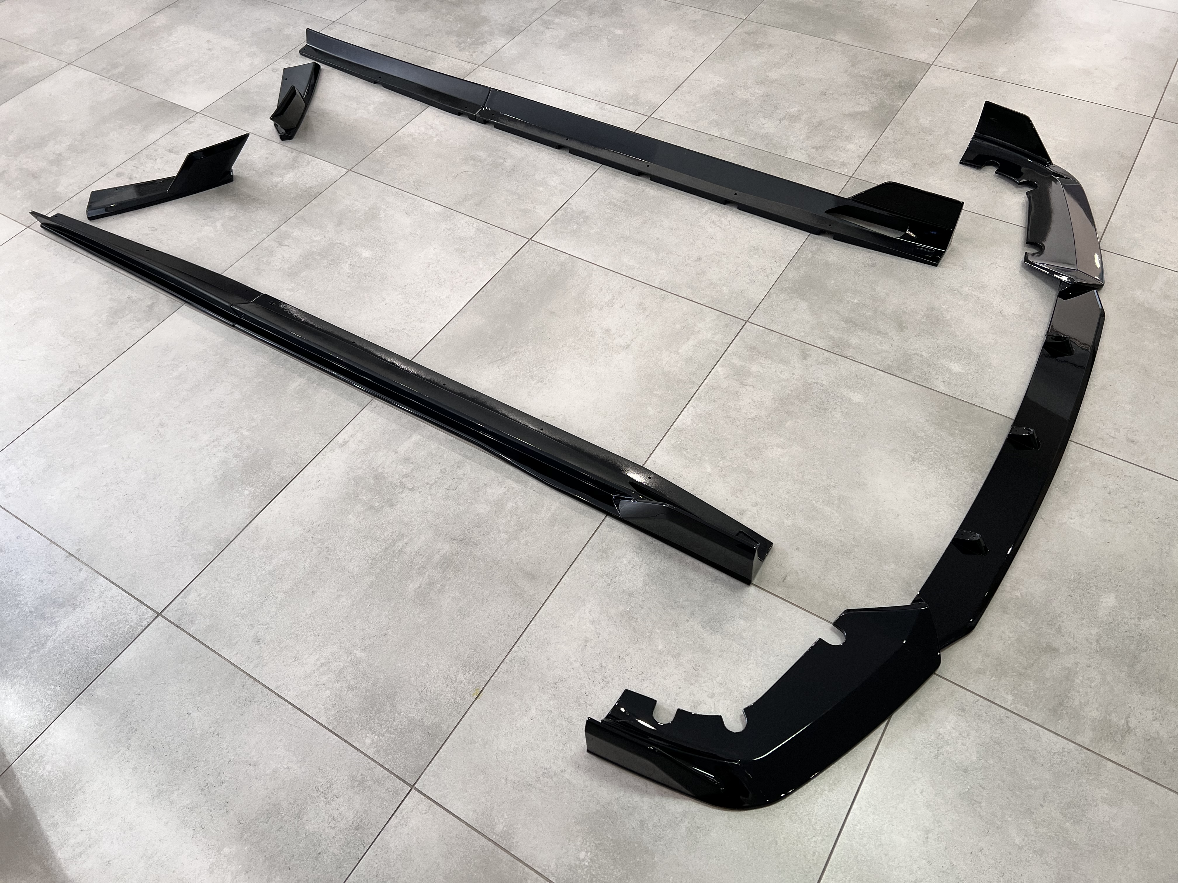 Комплект обвісу накладки бампера леза порогів для BMW X5M F95 2019-2022 5