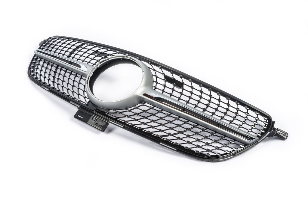 Тюнінг решітка радіатора (Diamond Silver) З місцем під камеру 4
