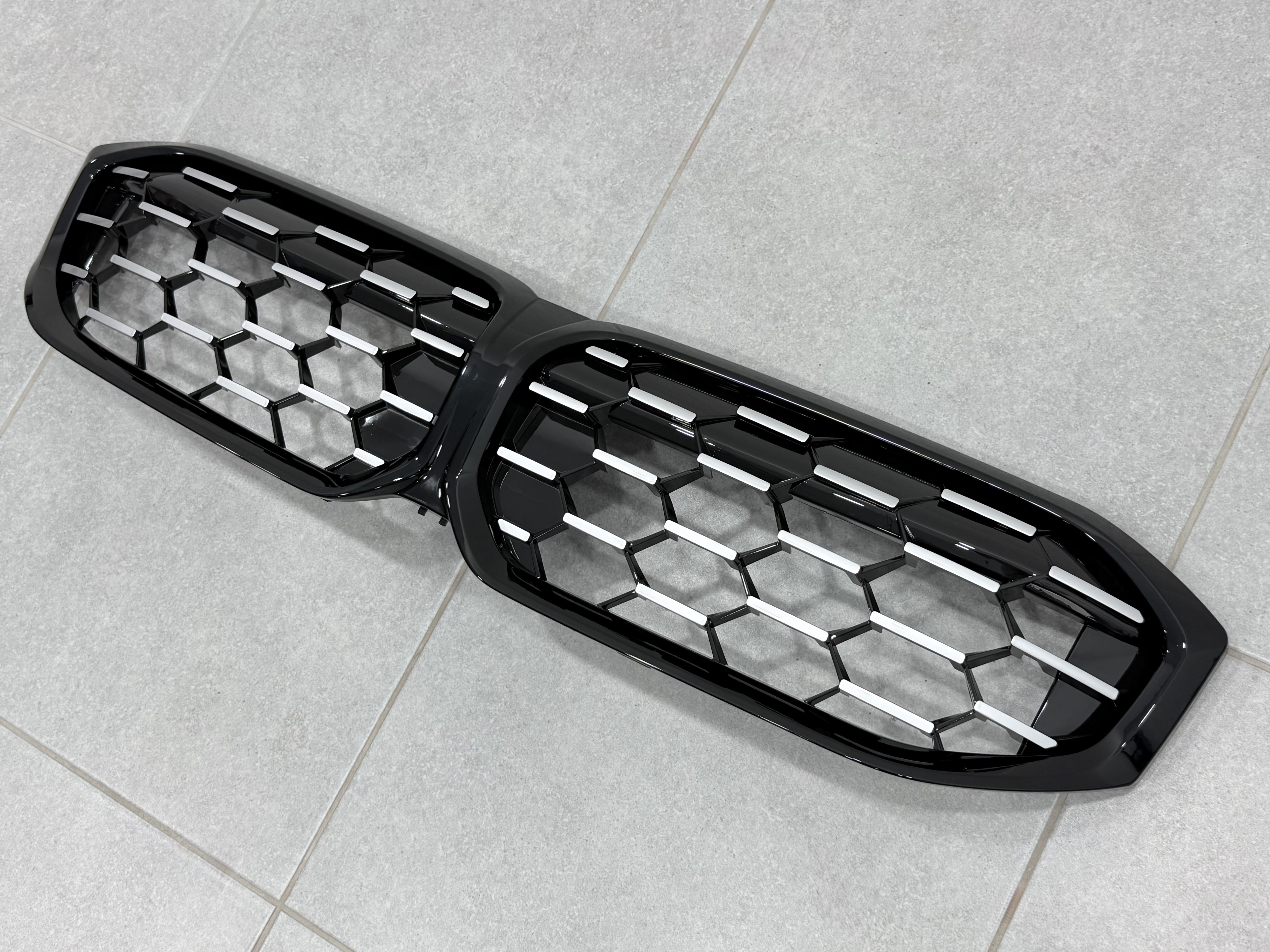 Решітка радіатора соти Black / Silver BMW 3 series G20 G21 рестайлінг 2022+ 51135A357F9 5