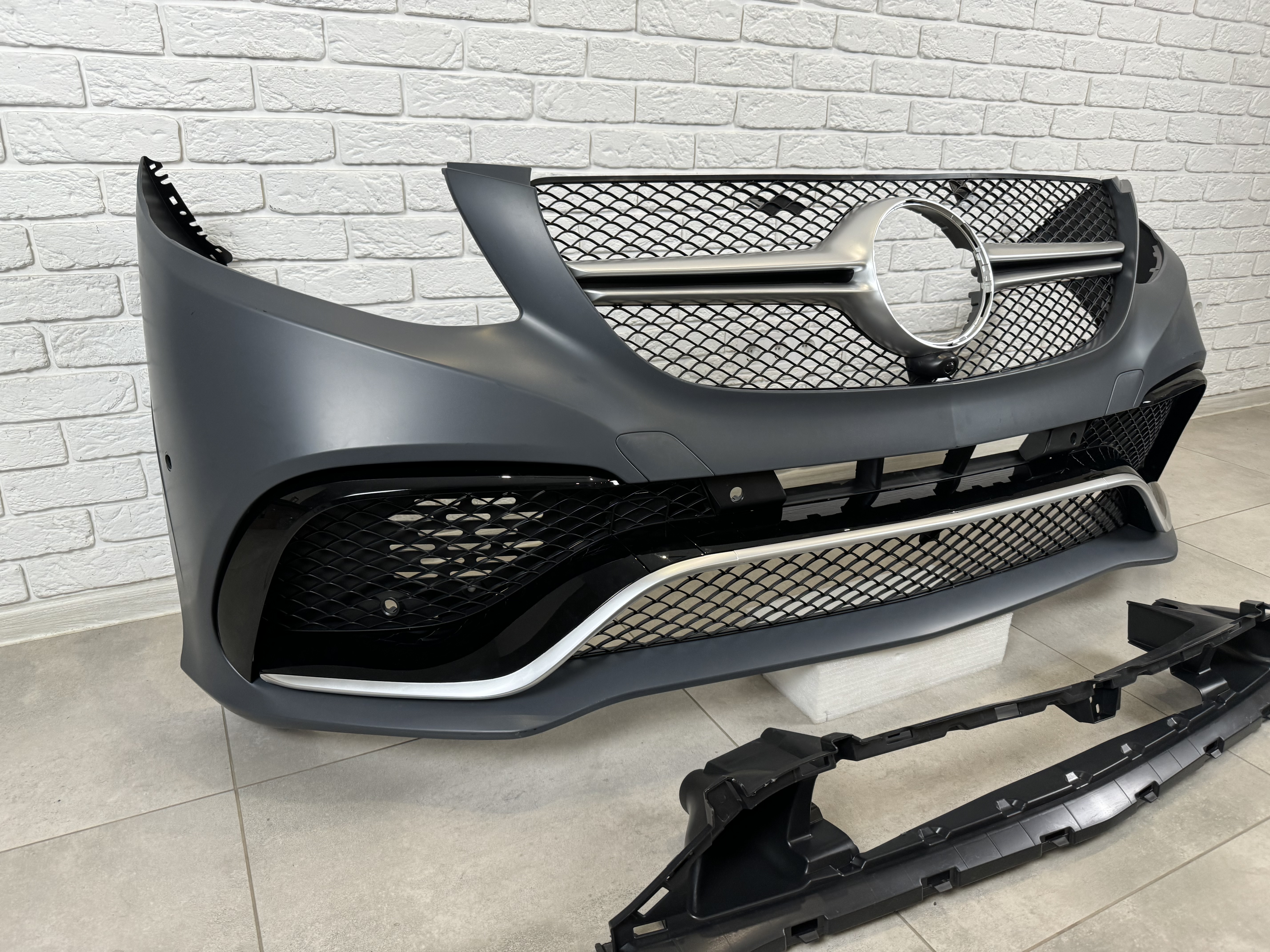 Комплект рестайлінгу обвіс AMG GLE 63 для Mercedes-Benz ML W166 2012-2015 3