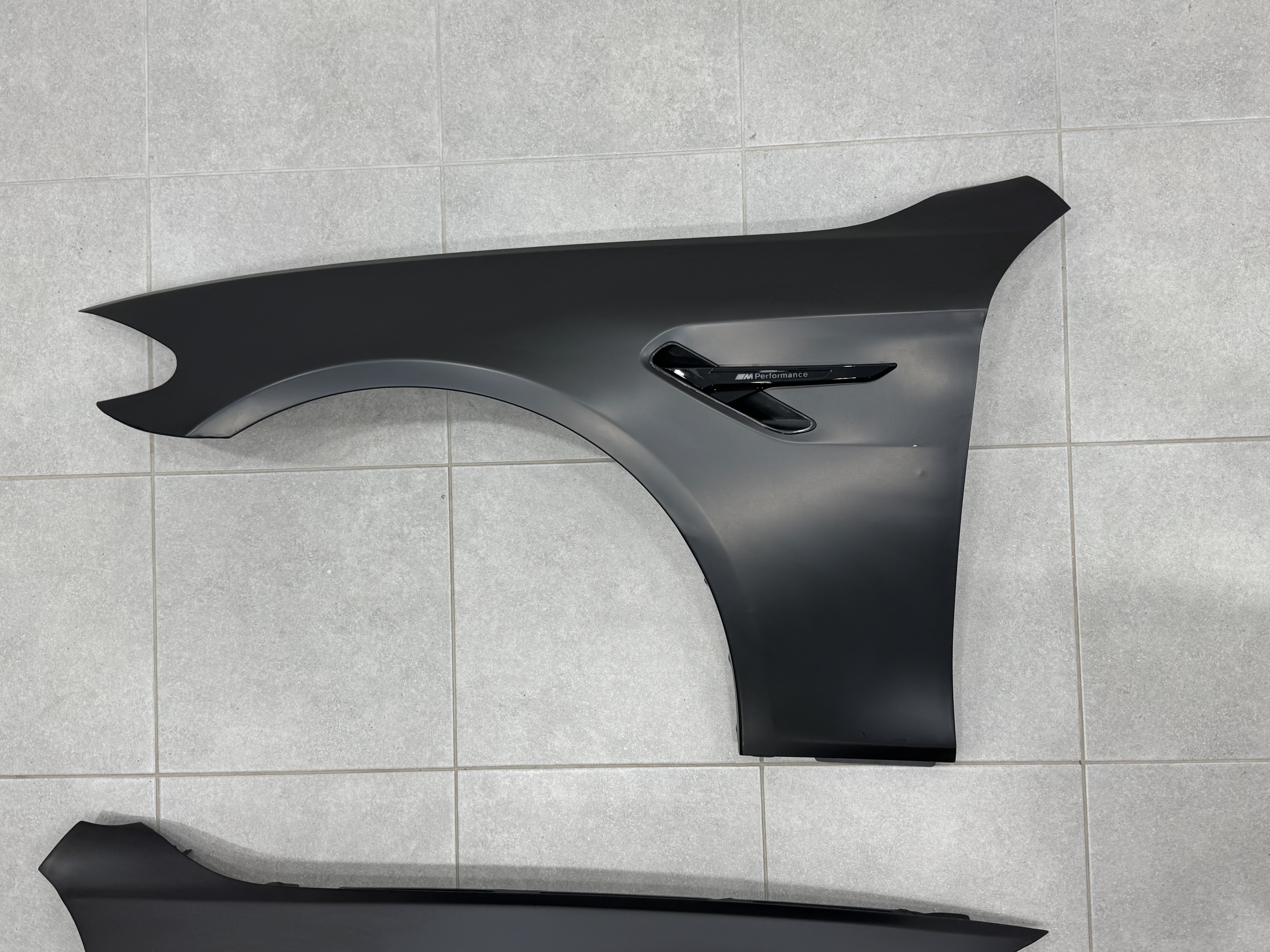 Передні крила в стилі M5 для BMW 5 series F10 / F11 2010-2016 5
