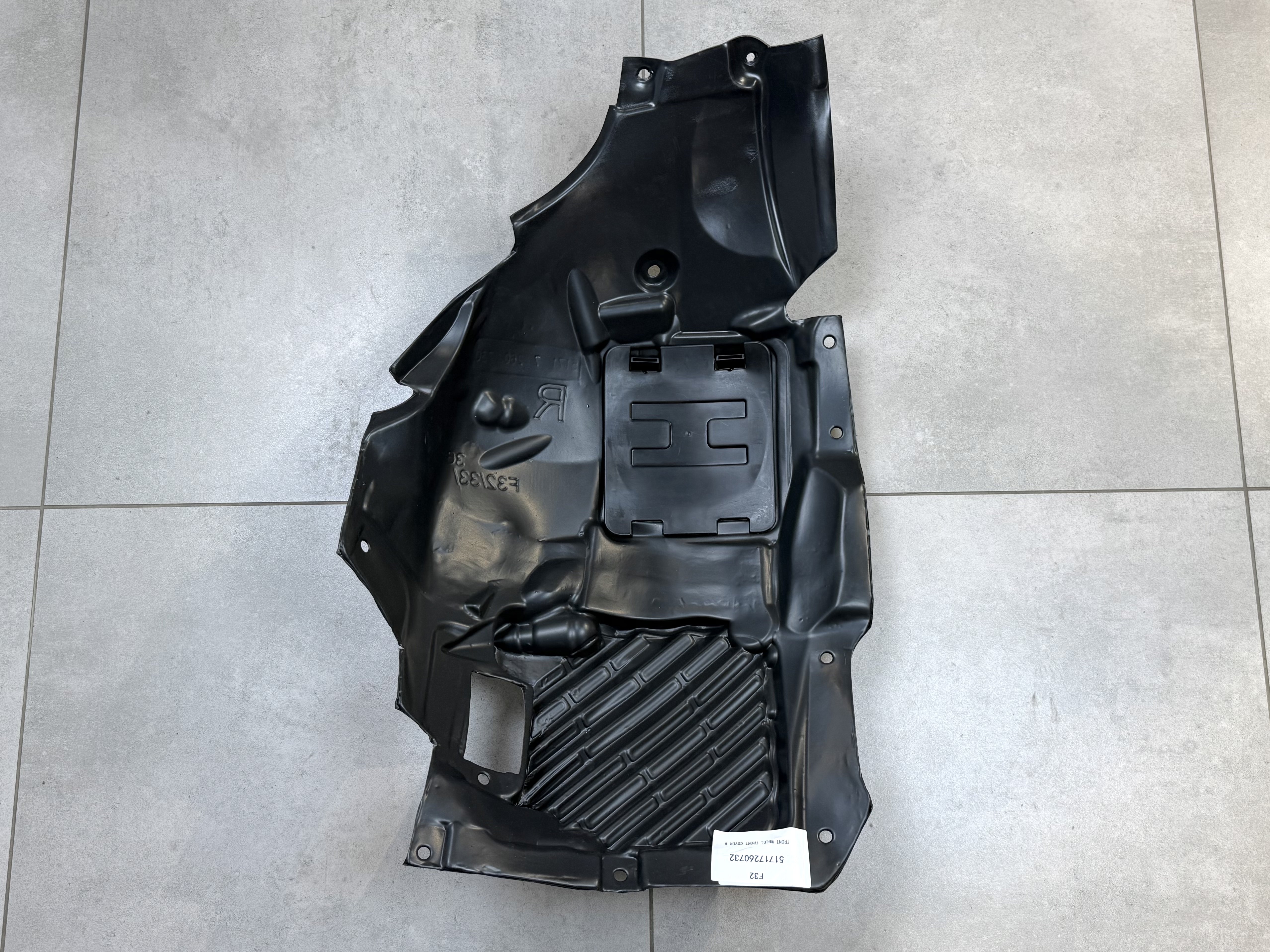 Підкрилок правий передній M Paket 51717260726 для BMW 4 series F32 F33 F36 2013-2020 5