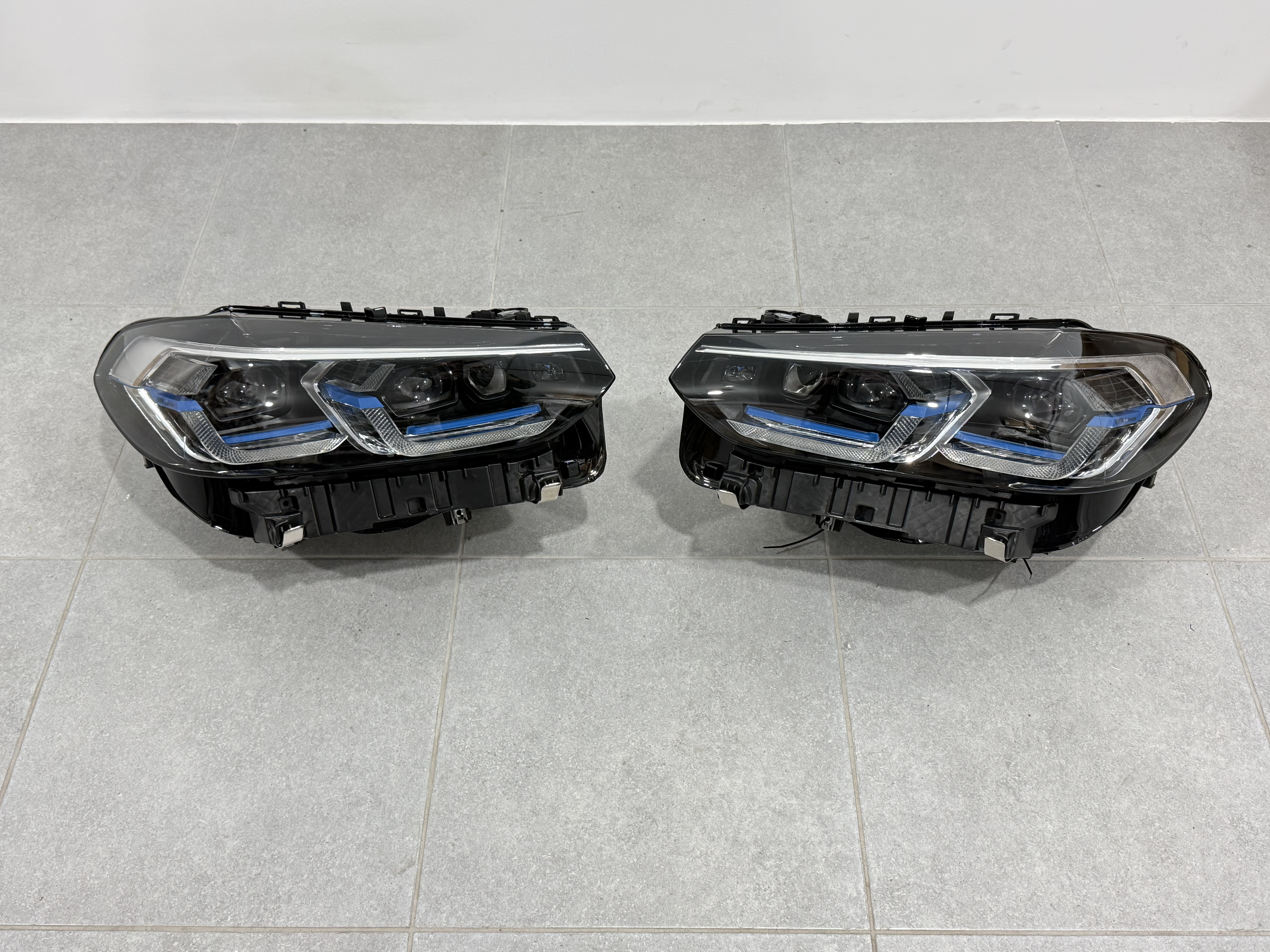Фари стиль Laser LCI 2022+ рестайлінг замість дорестайлінгових BMW X3 G01 X4 G02 2018-2021 2шт. з заміною бампера на 2022-2024 2