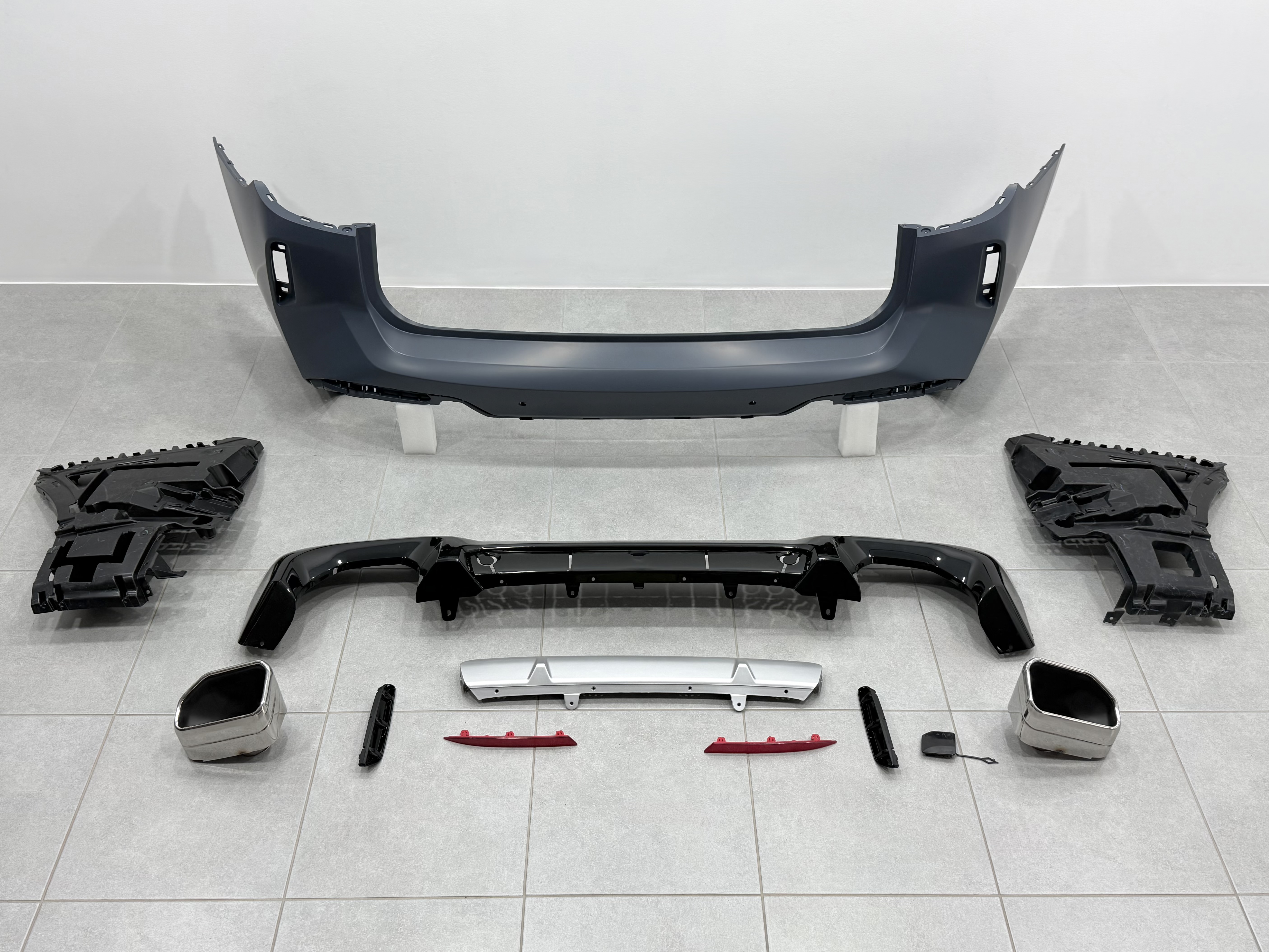 Комплект обвісу M paket LCI BMW X3 G01 2022-2024 (передній / задній бампер, пороги, арки) 4
