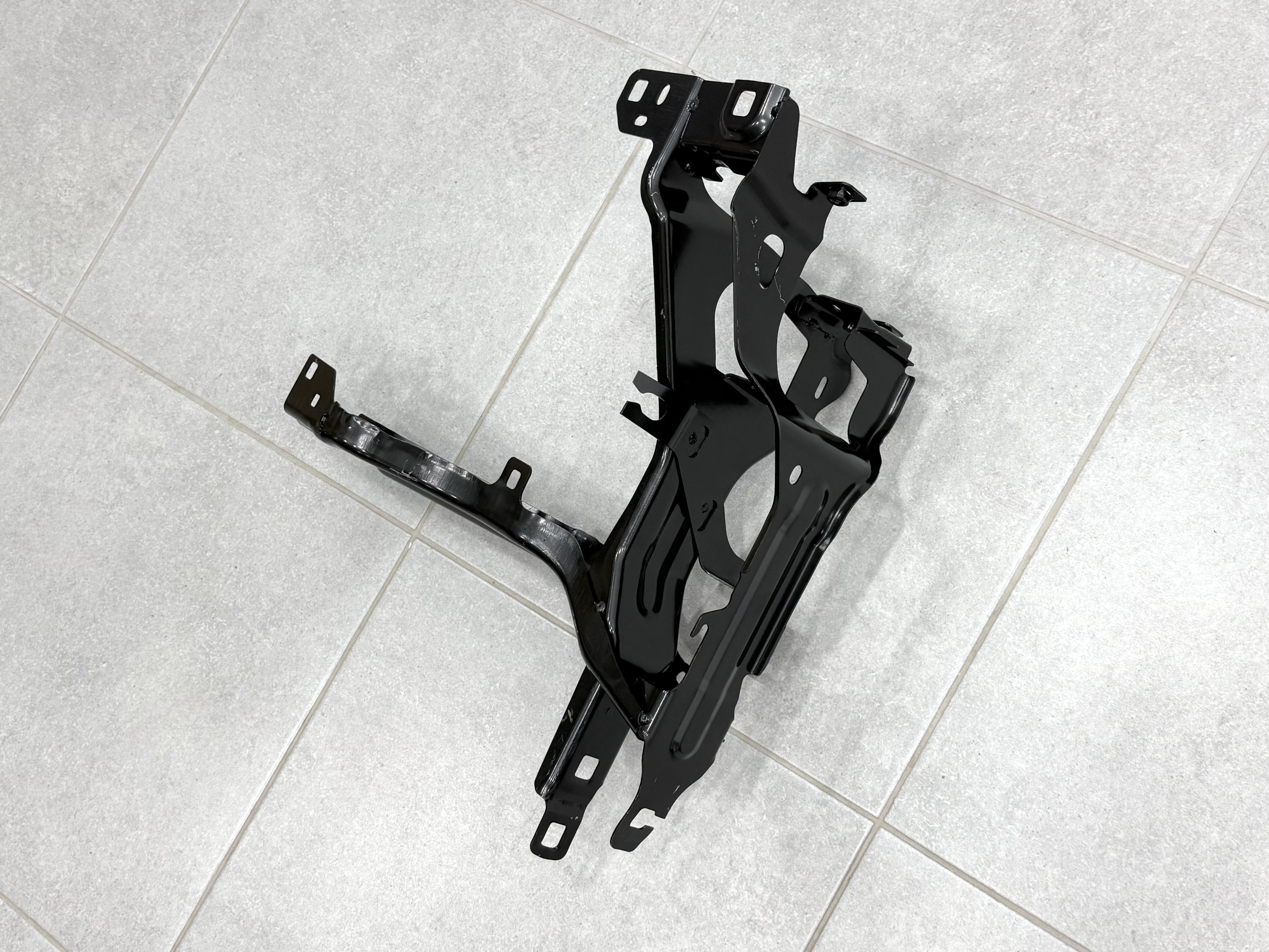 Кронштейн кріплення фари лівий 51647421709 для BMW X5 G05 5