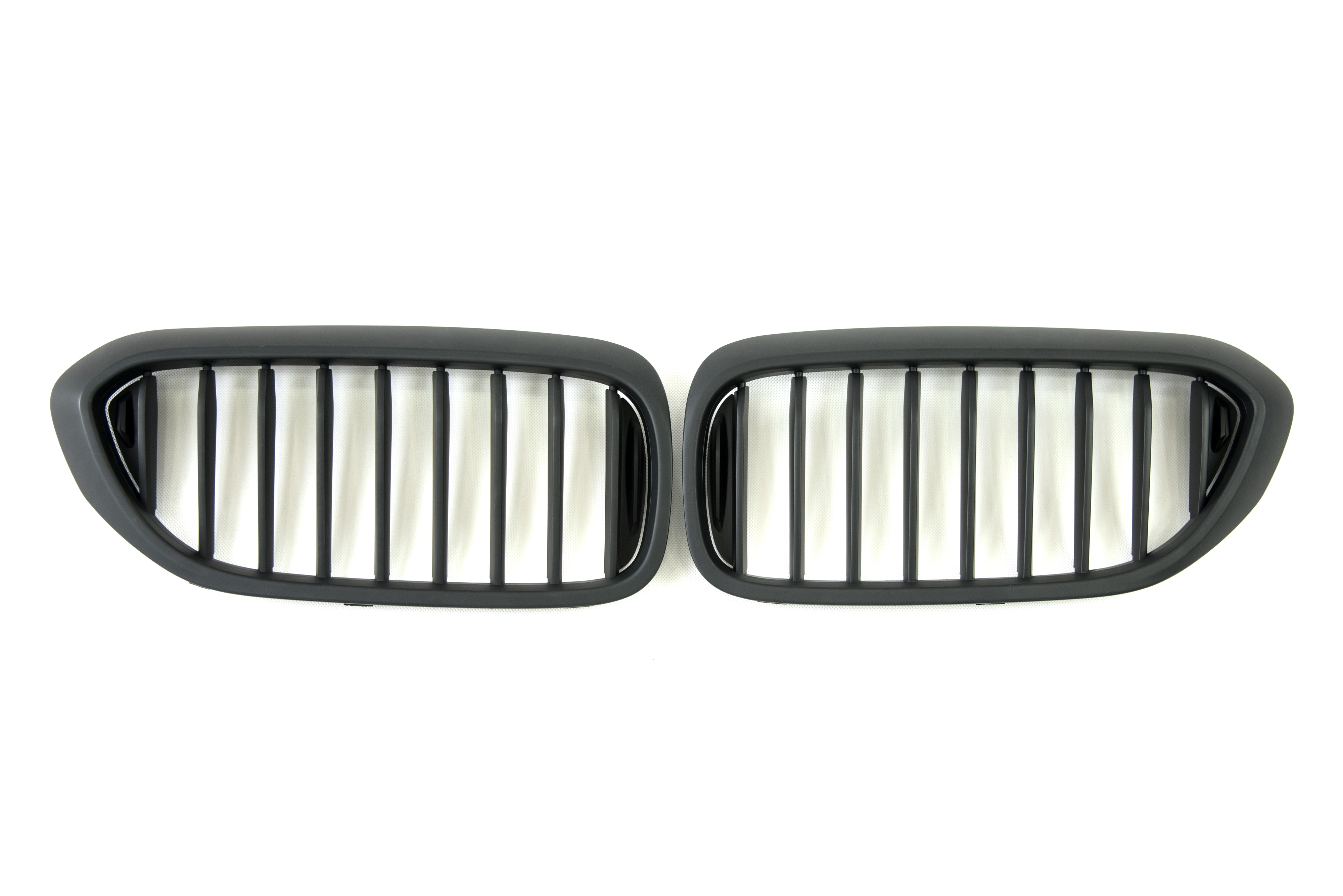 Ніздрі Чорний глянець (1 Bar) на BMW 5 Series G30 / G31 2017-2020 року 3