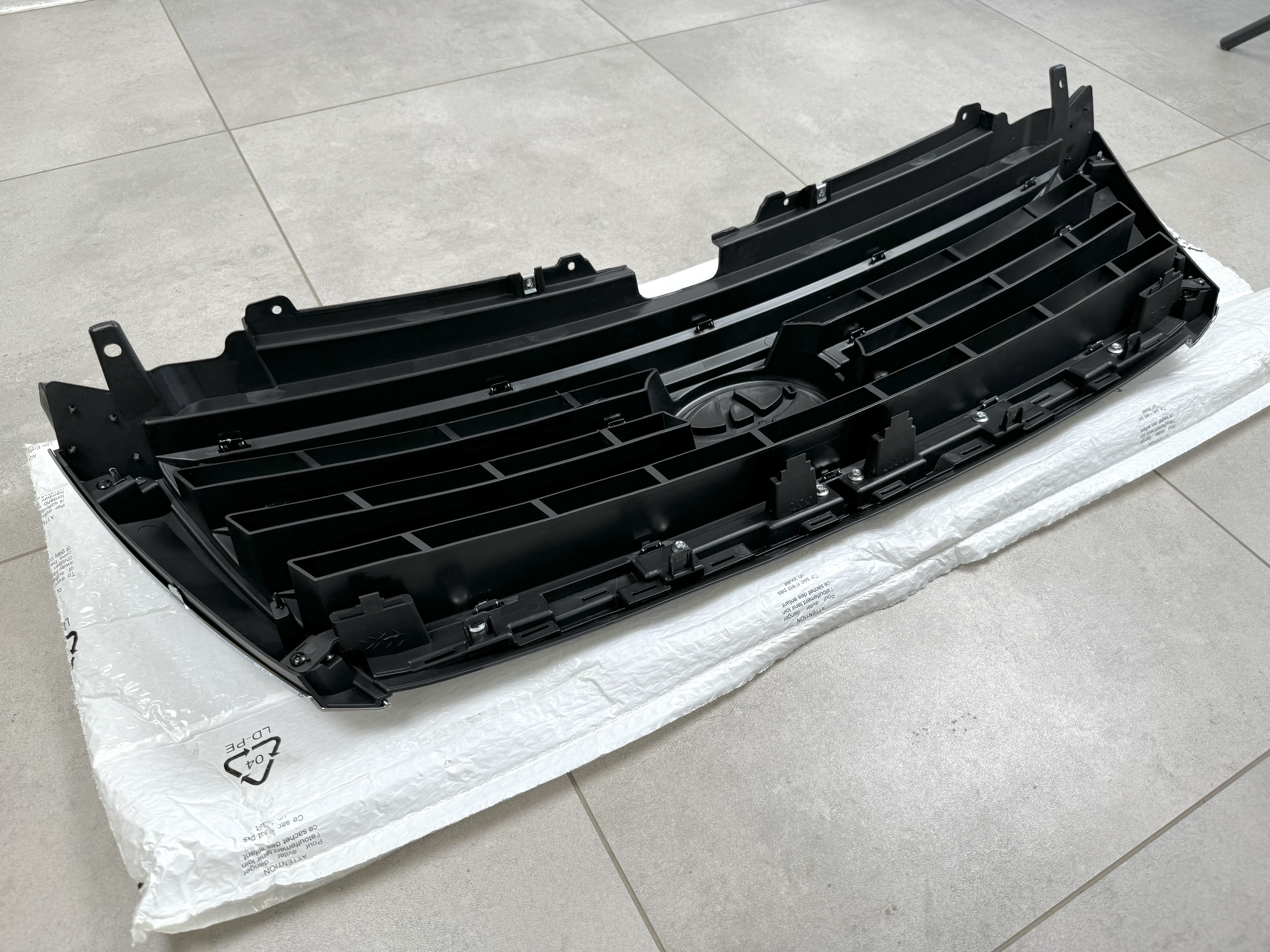 Решітка радіатора LX Mode Toyota Land Cruiser Prado 150 2013-2017 ABS пластик у чорному матовому кольорі 2