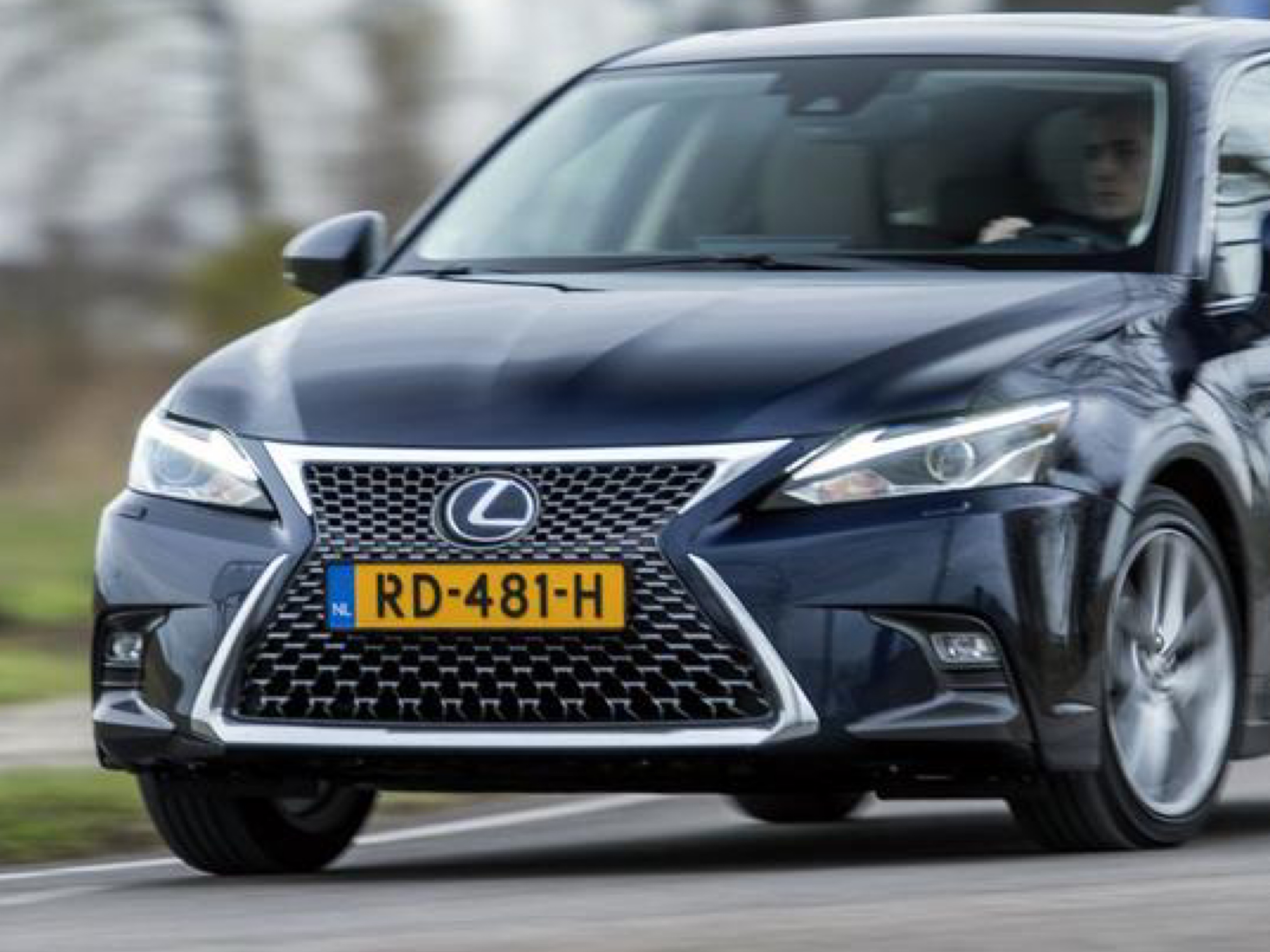 Решітка радіатора з хромом рестайлінг 2017+ для Lexus CT200h 2014-2022 2