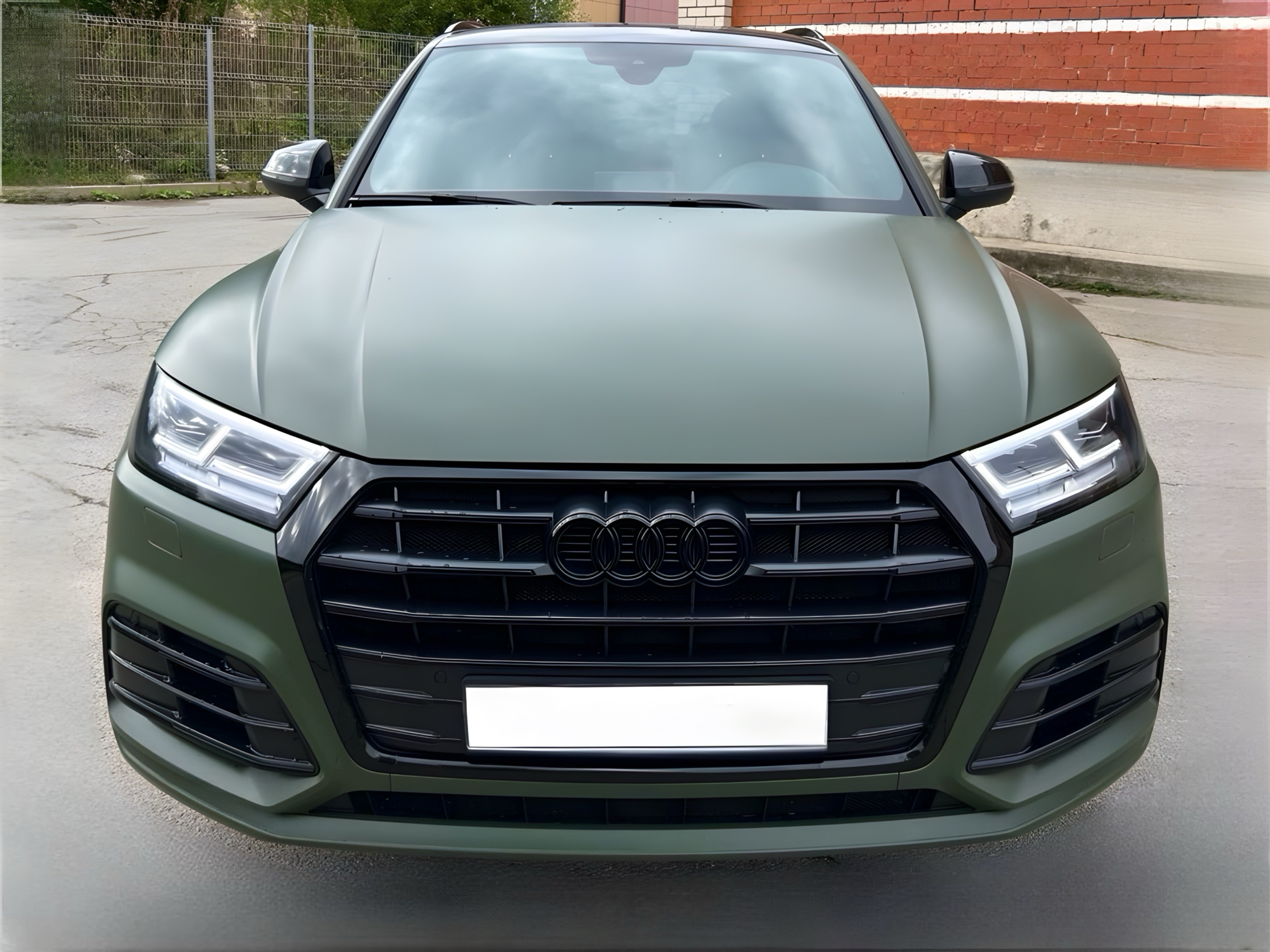 Бампер передній у зборі S-Line BLACK Audi Q5 2017-2020 2
