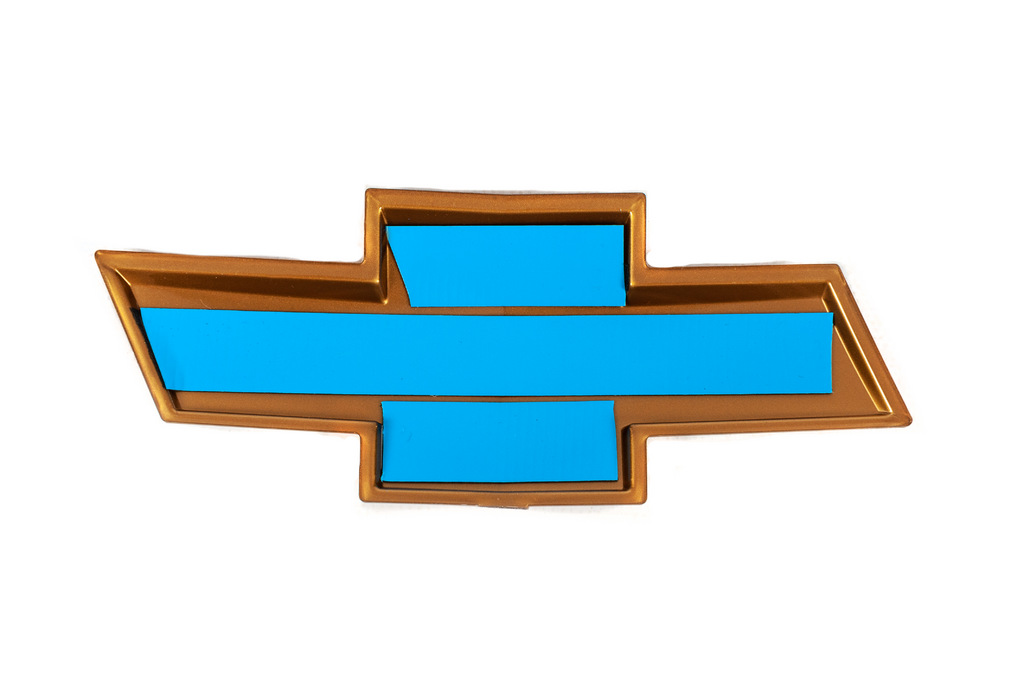 Передня емблема V2 4