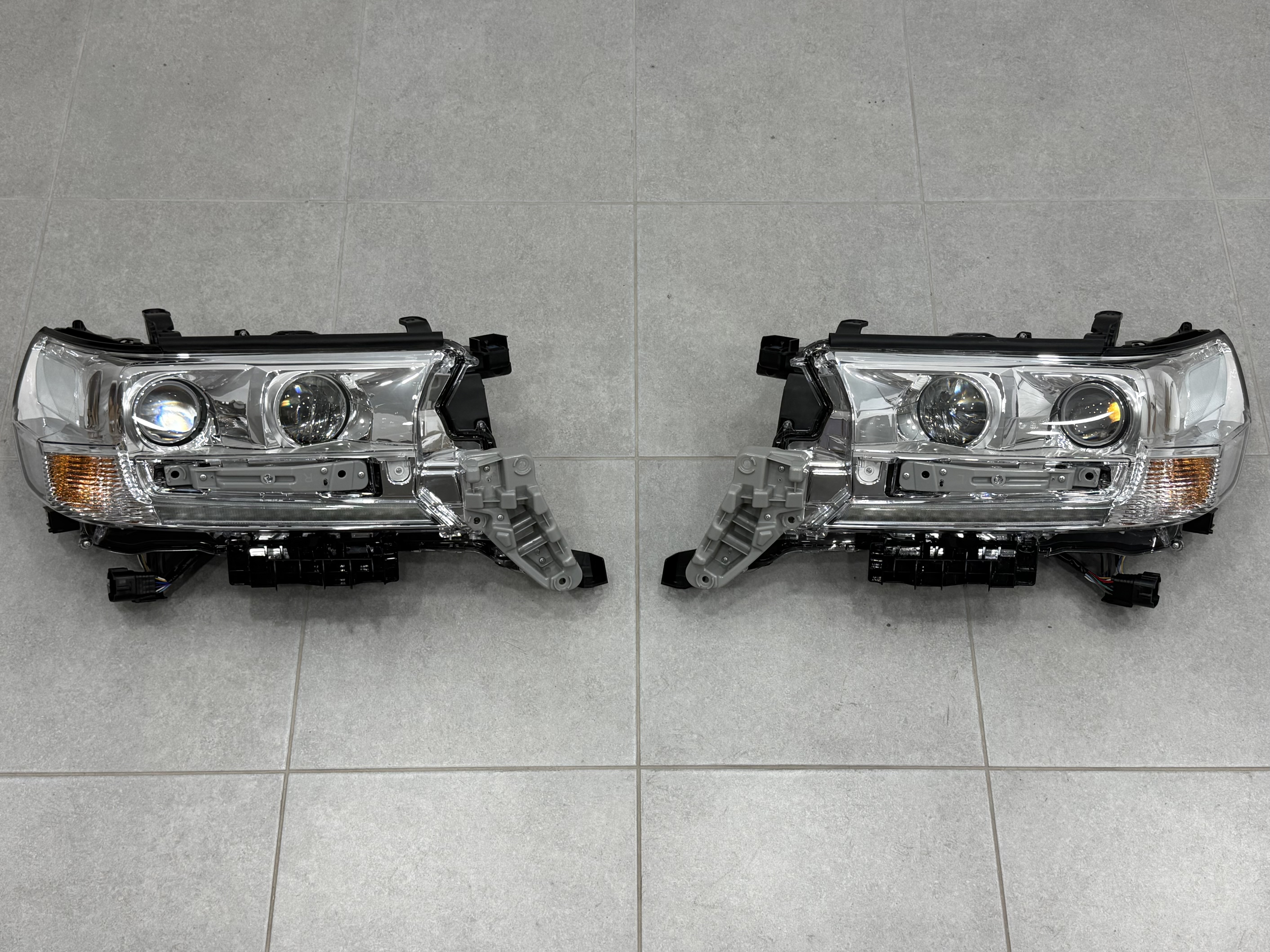 Full Led фари для Toyota Land Cruiser 200 2015-2021 2