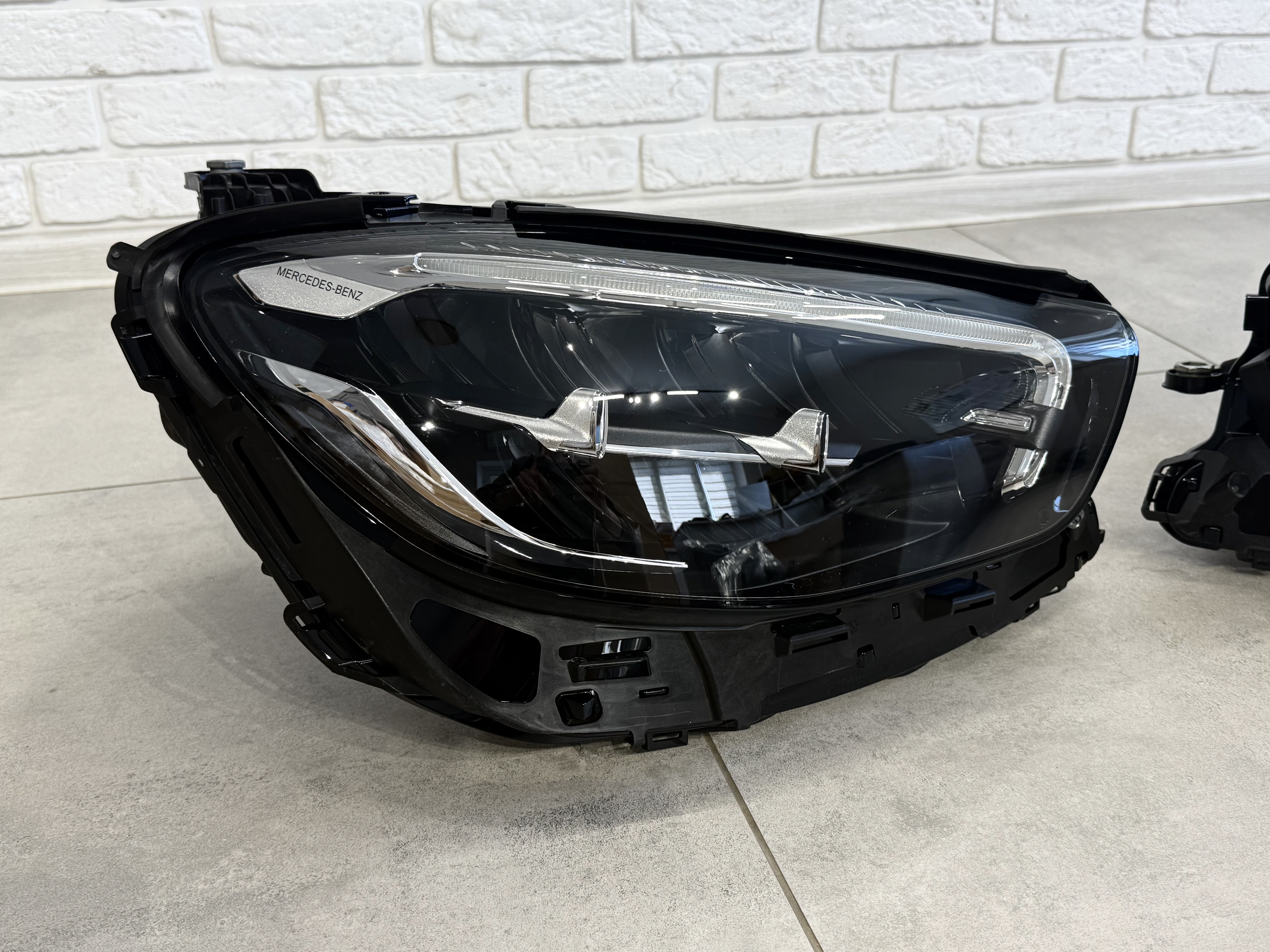 Фари Full LED Mercedes E-Class W213 рестайлінг 2020-2023 комплектні з блоками 2шт. 2