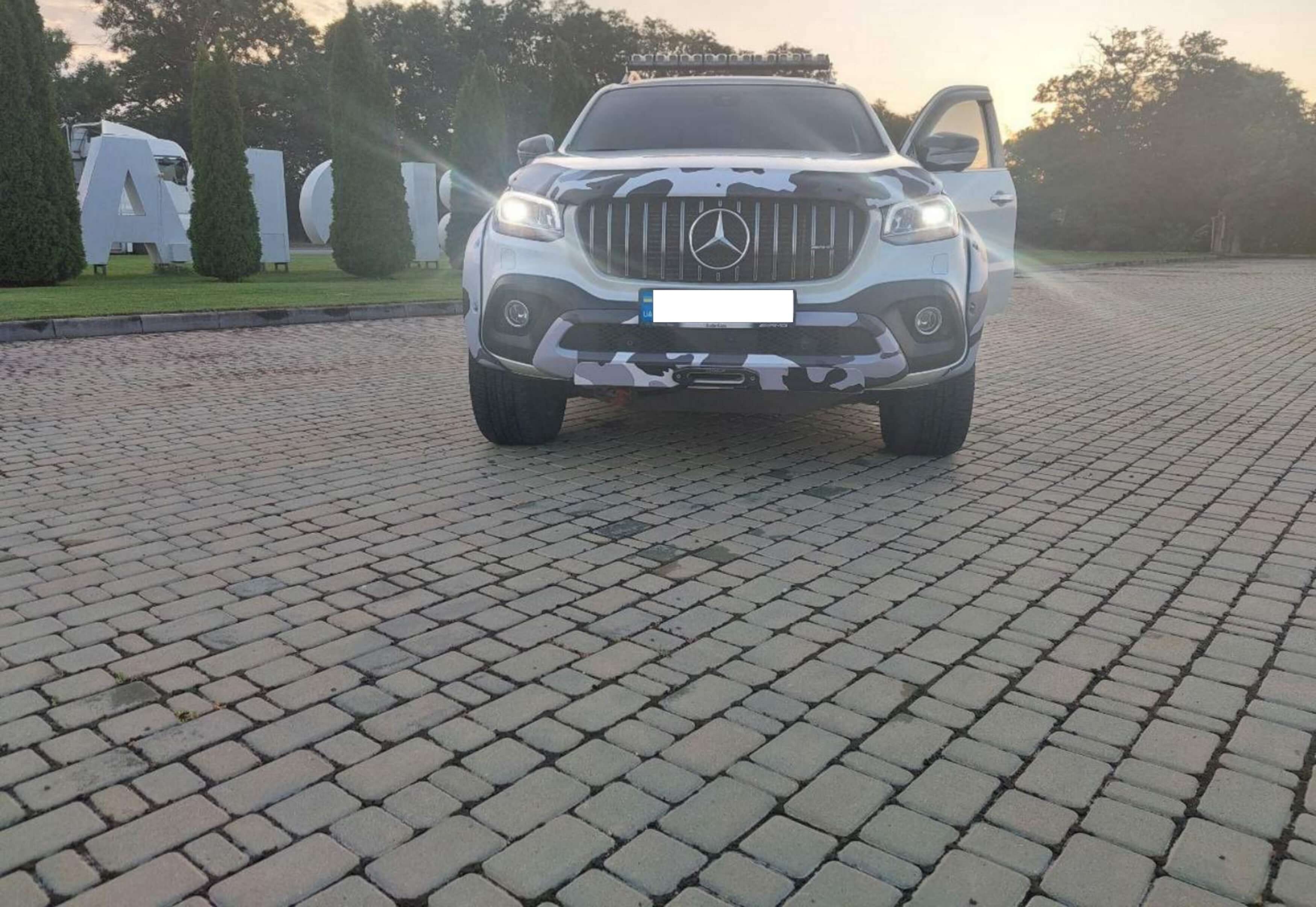 Решітка радіатора Chrome Black GT на Mercedes-Benz X-Class W470 2017-2020 року 5