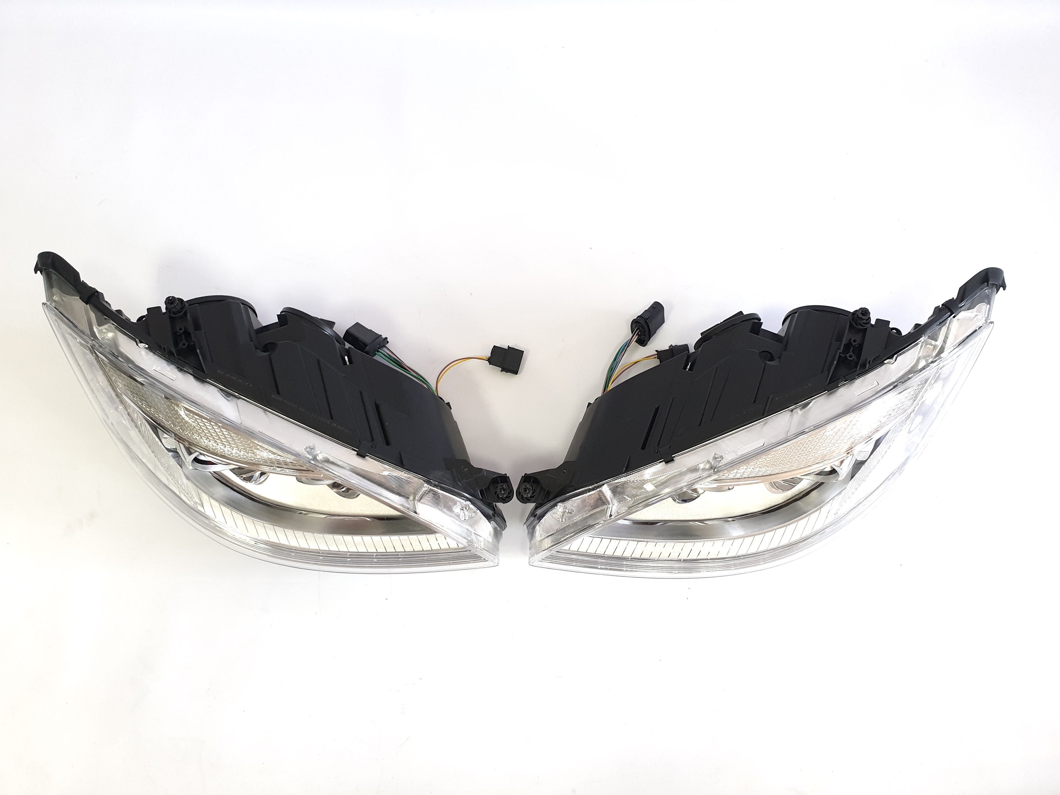 Передні фари (Bi-Xenon LCI) заміна до рестайлінг на Mercedes-Benz S-Class W221 2005-2009 року 2