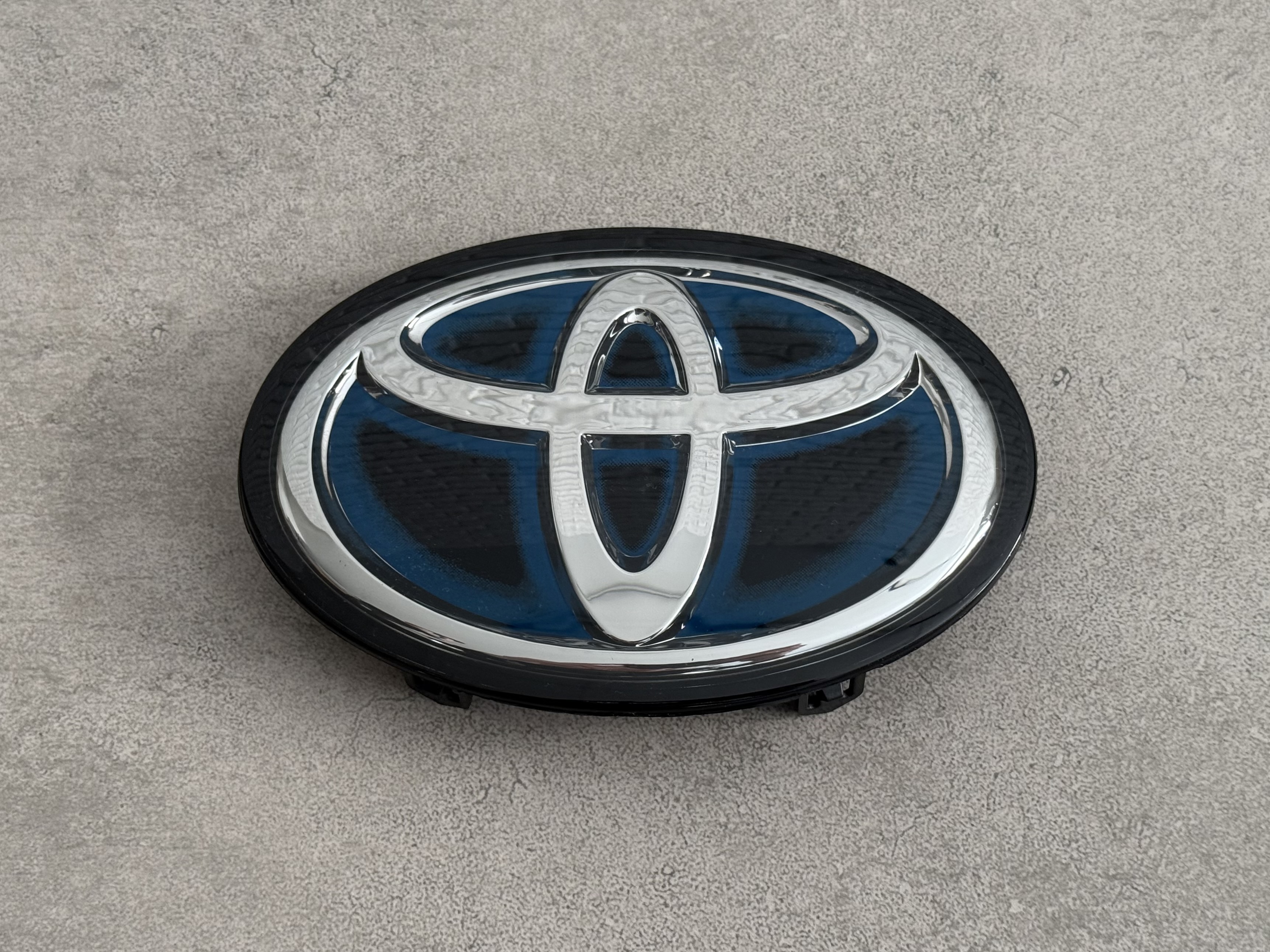Емблема TOYOTA гібрид синя ПІД ДИСТРОННИК 5314133140 3