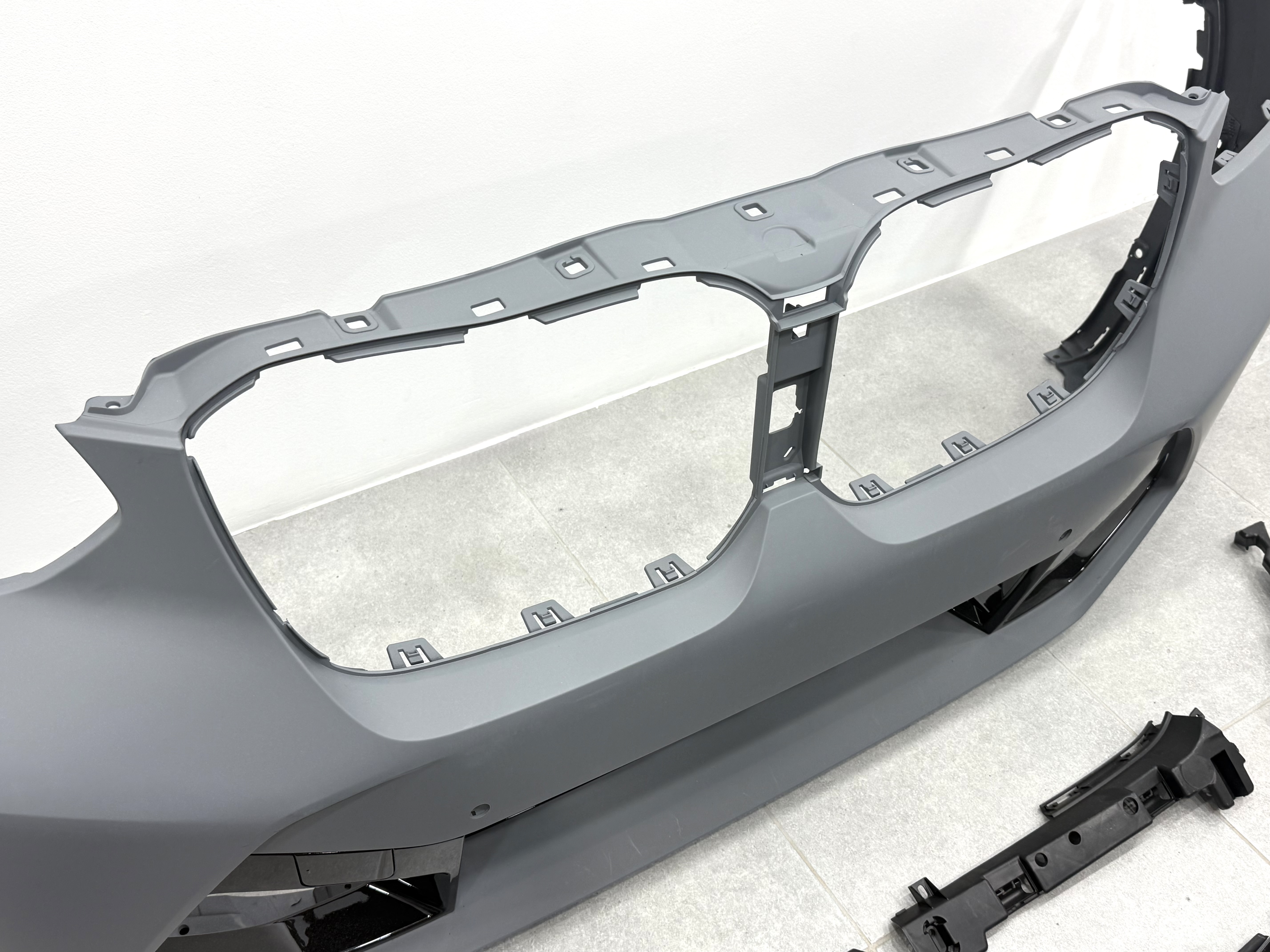 Обвіс X4M F98 LCI до BMW X4 G02 F98 2022-2024 (бампера в зборі, арки, пороги, молдинги, вих. труби) 2