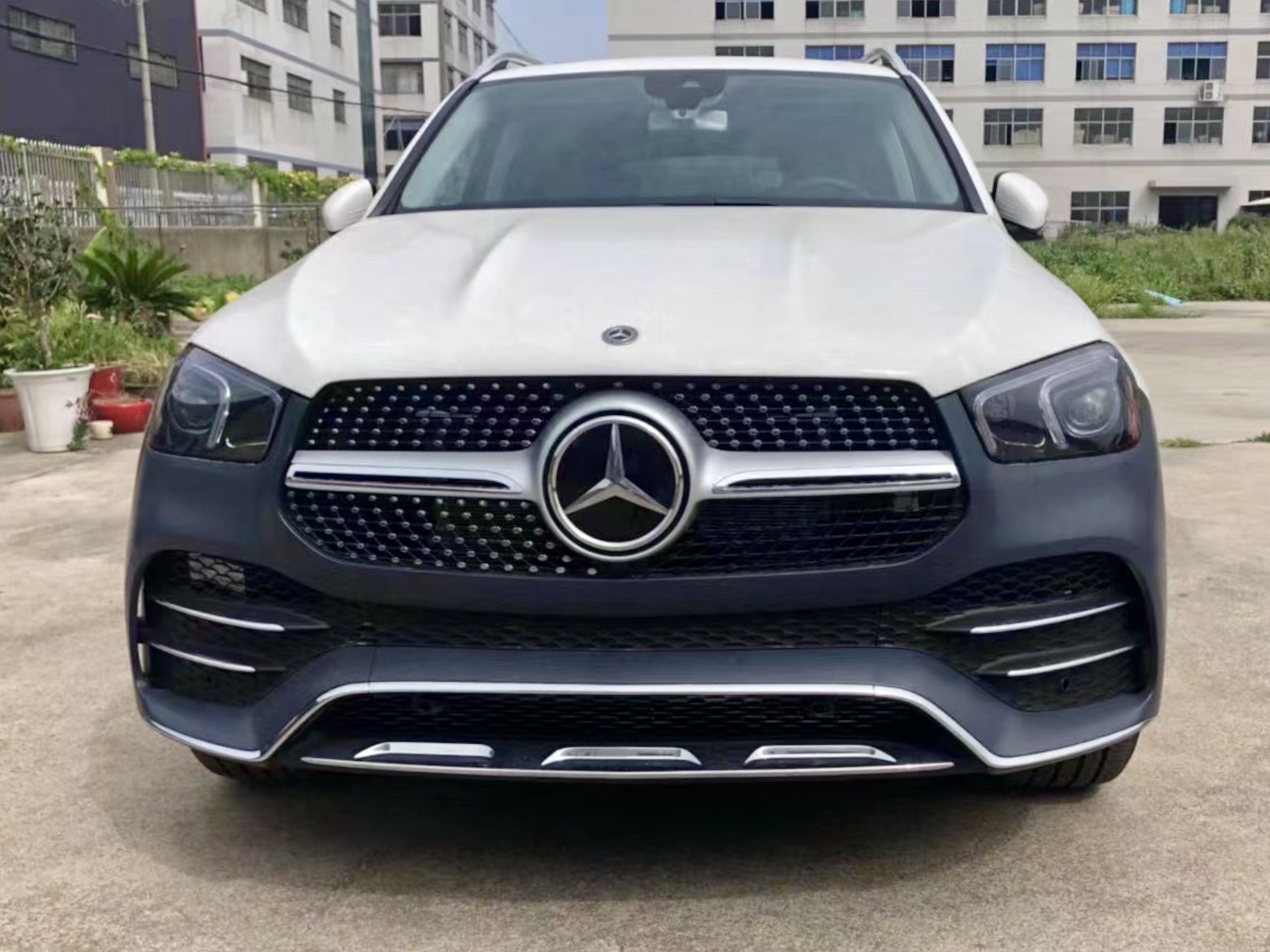 Бампер передній з решіткой AMG Line Mercedes GLE V167 2019-2022 3