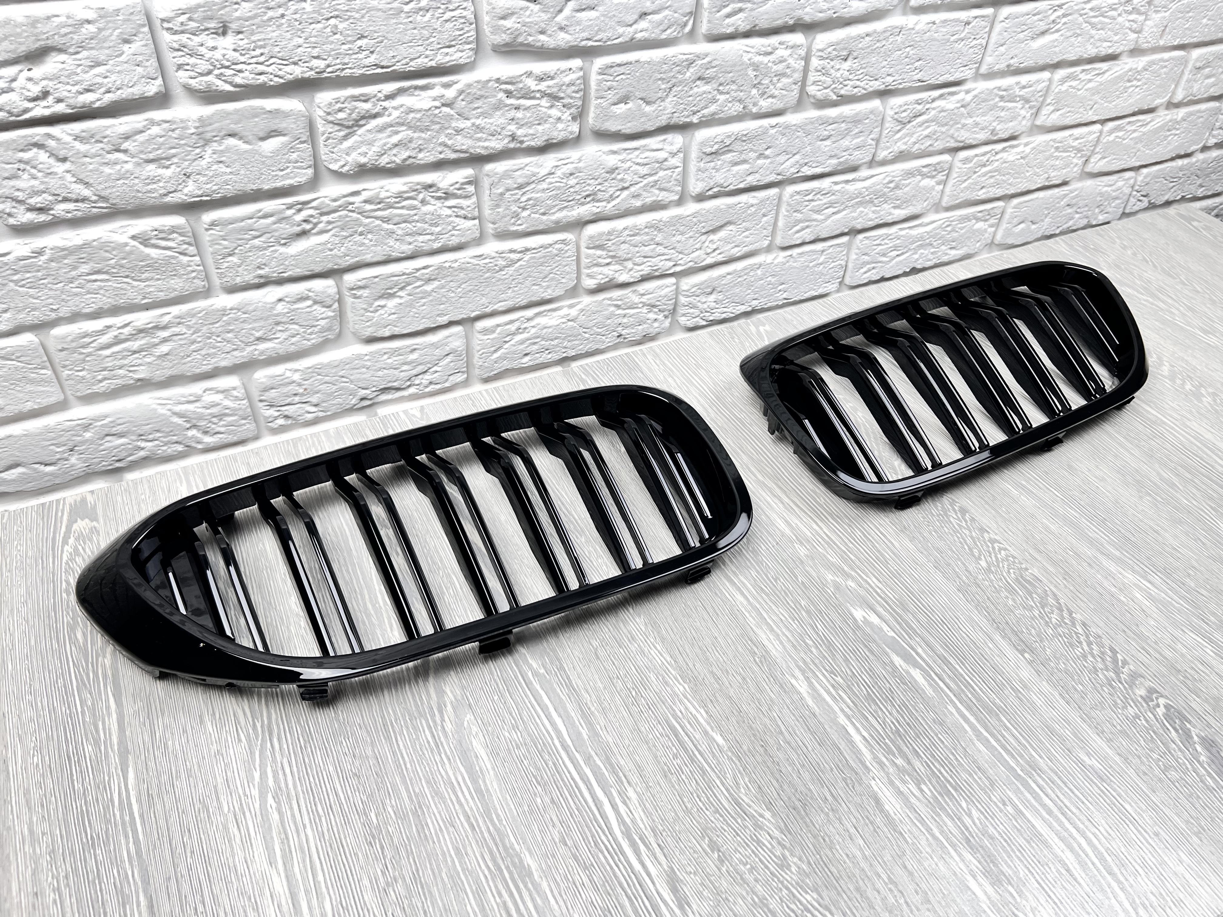 Решітка радіатора ніздрі стиль M5 BMW series G30 / G31 2017-2020 чорний глянець 2шт. 4