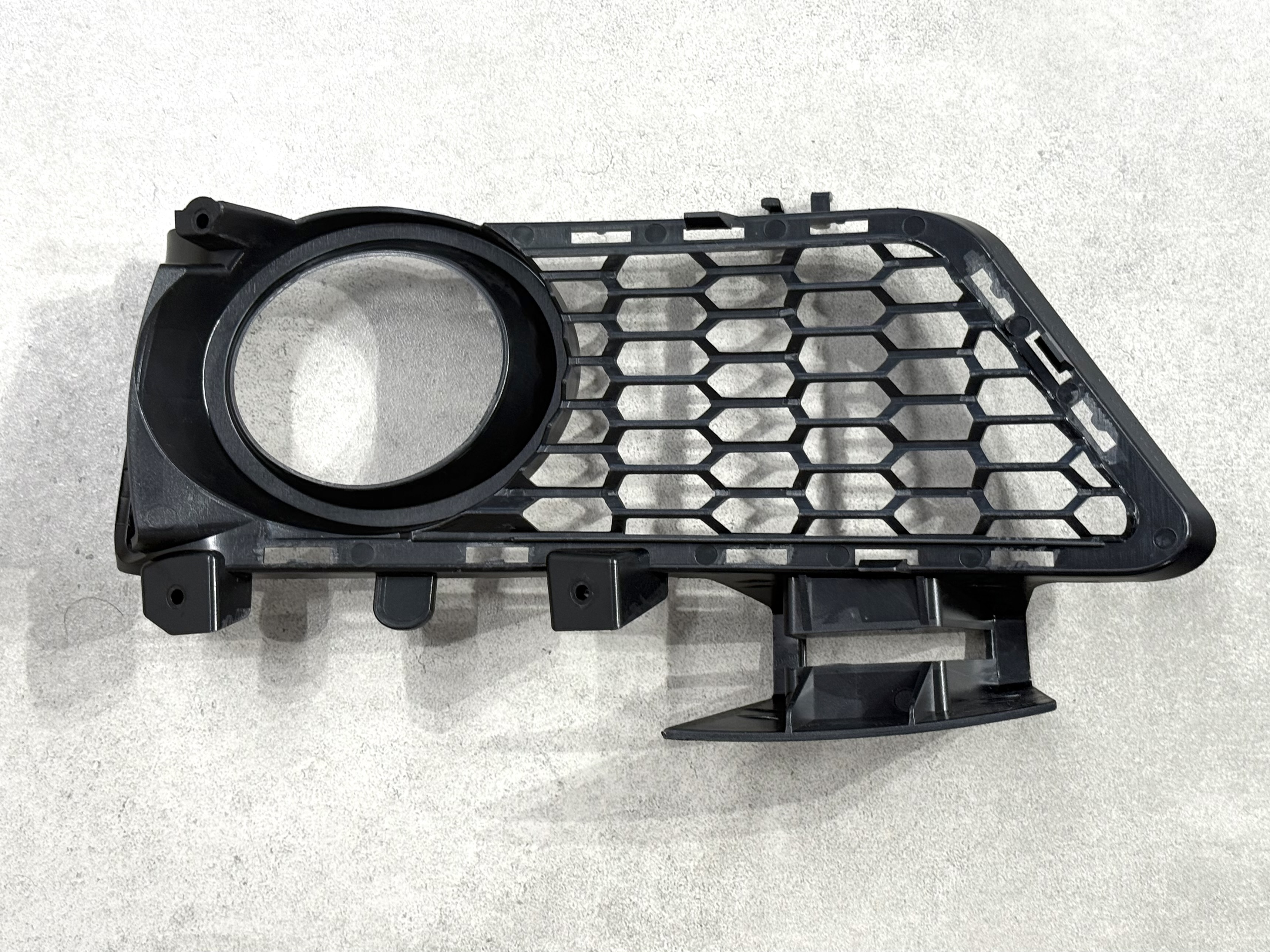 Накладка на протитуманну фару ліва M пакет 51118062631 BMW 3 series F30 F31 2012-2018 4