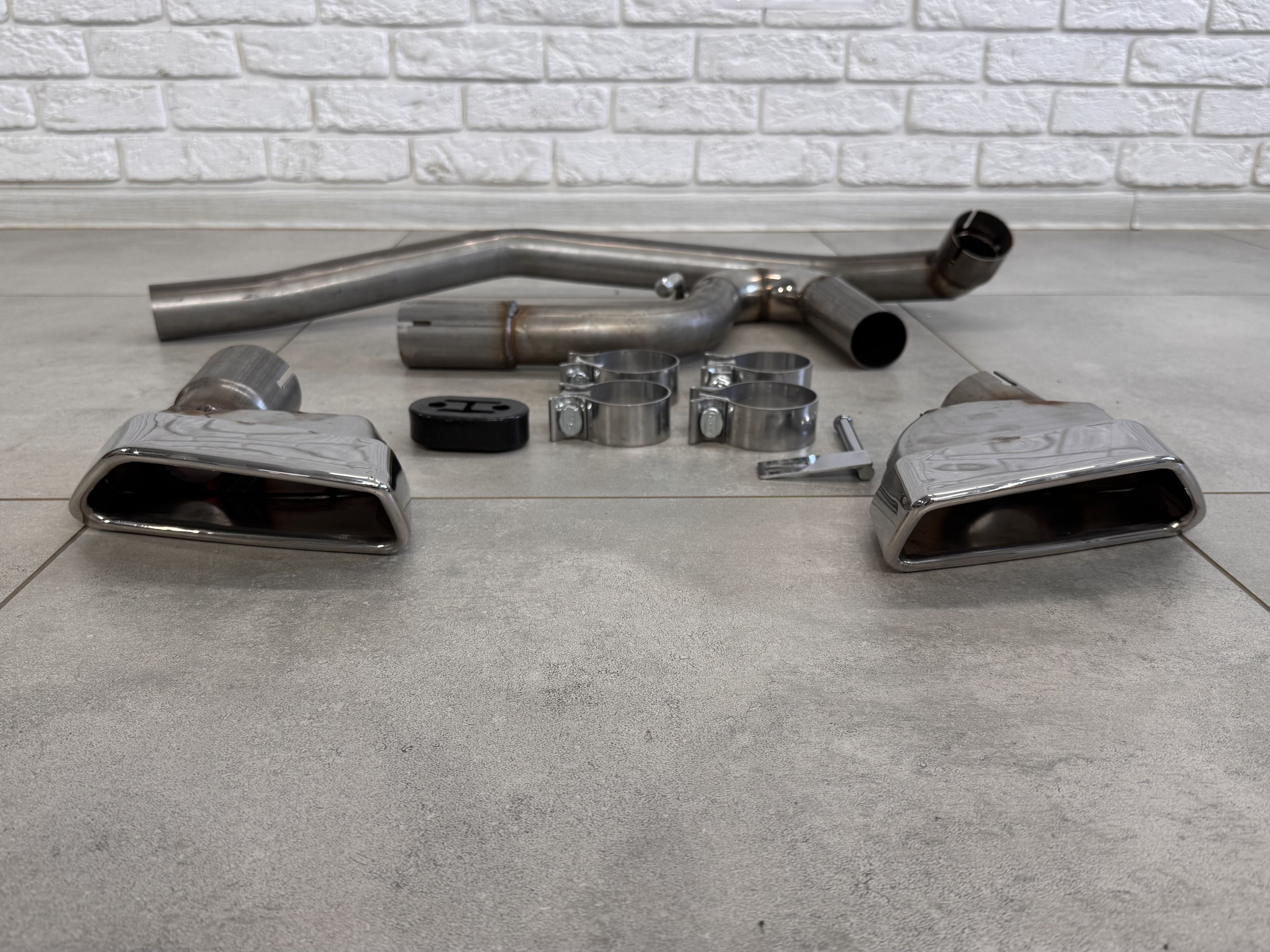 Вихлопні труби з насадками CHROME M Paket для BMW F10 2010-2016 у стилі G30 6