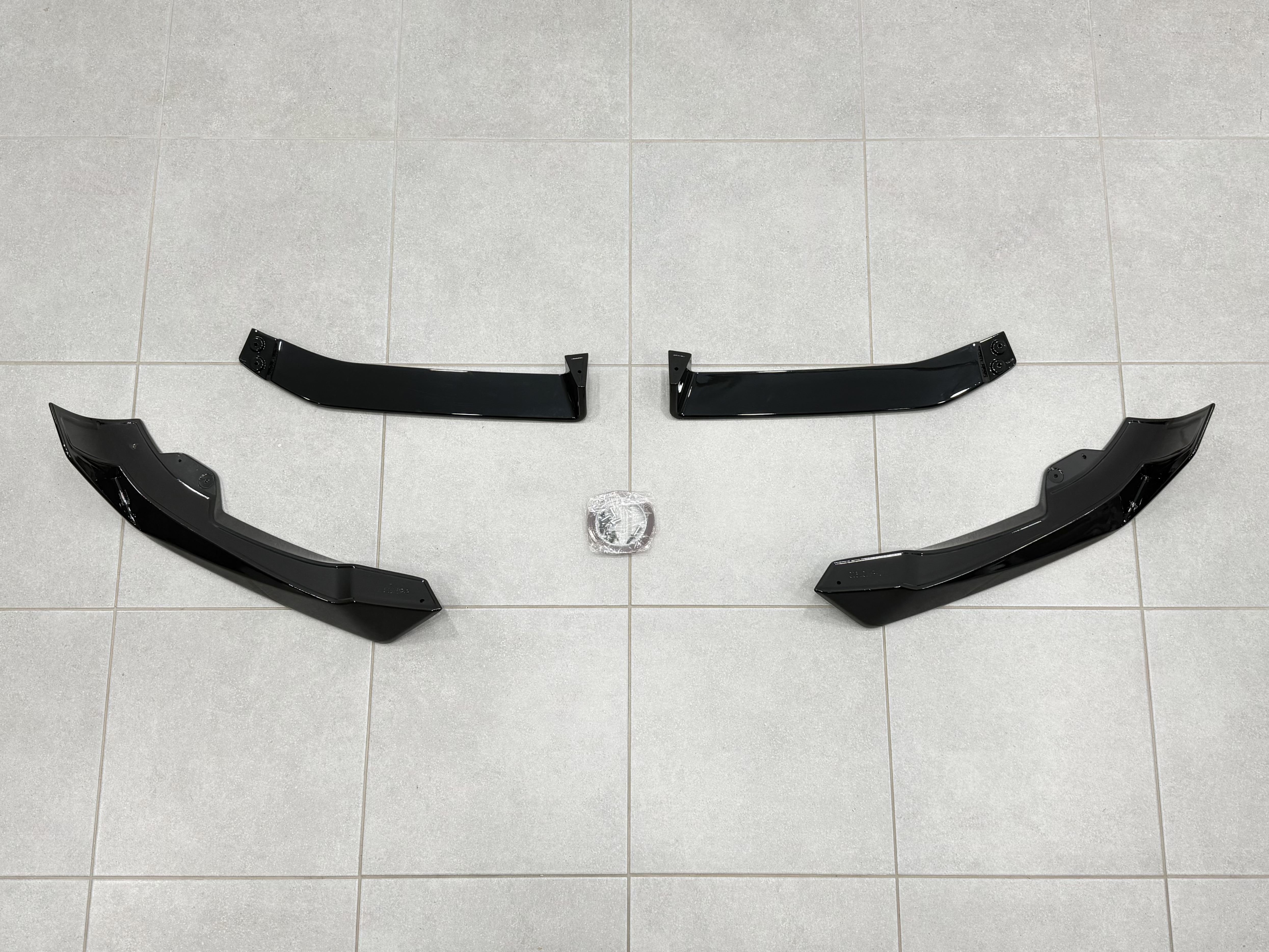 Юбка переднього бампера M paket LCI Paradigm Black Knight для BMW X6 G06 2023+, колір чорний глянець 2