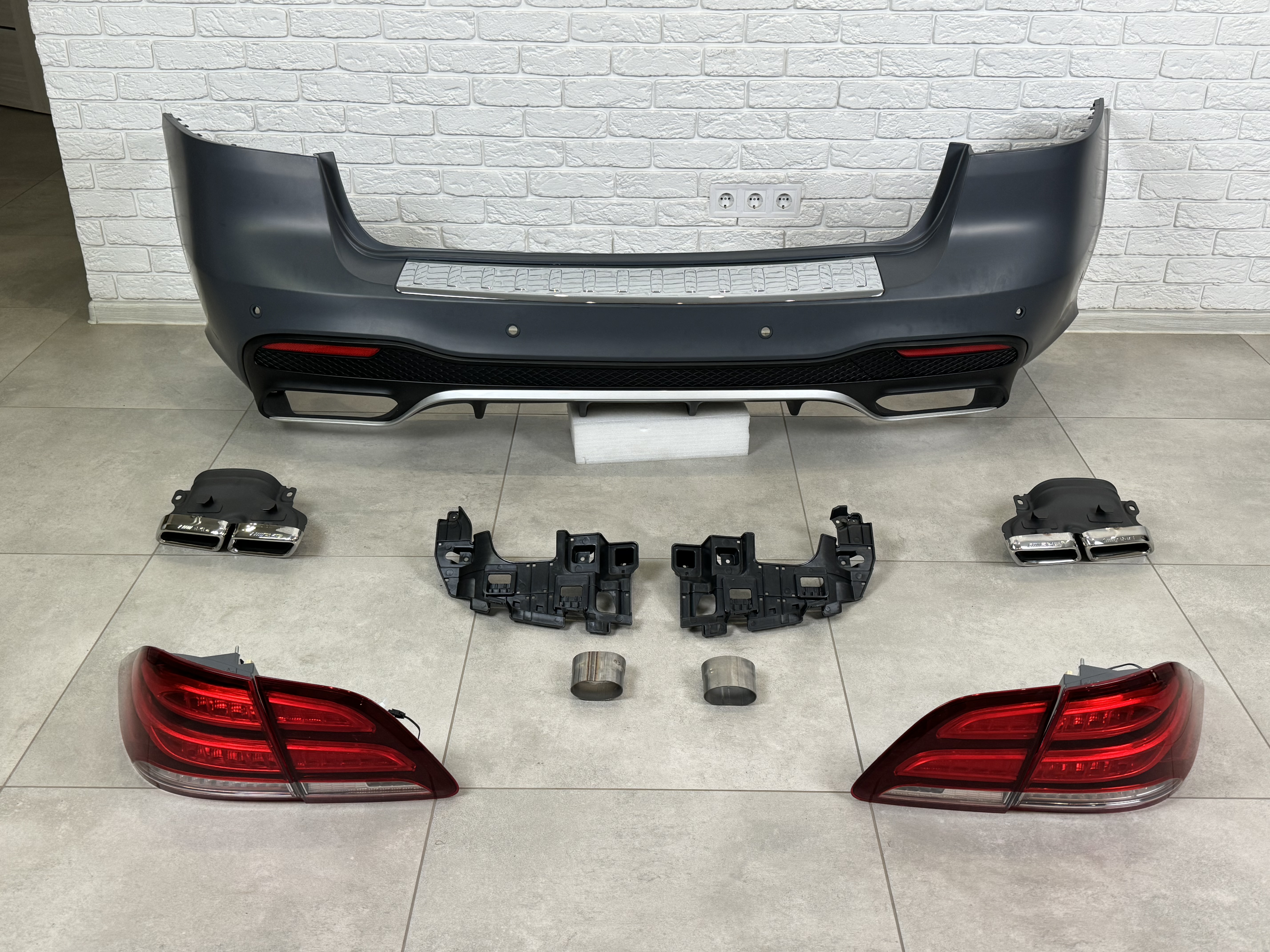 Комплект рестайлінгу обвіс AMG GLE 63 для Mercedes-Benz ML W166 2012-2015 6