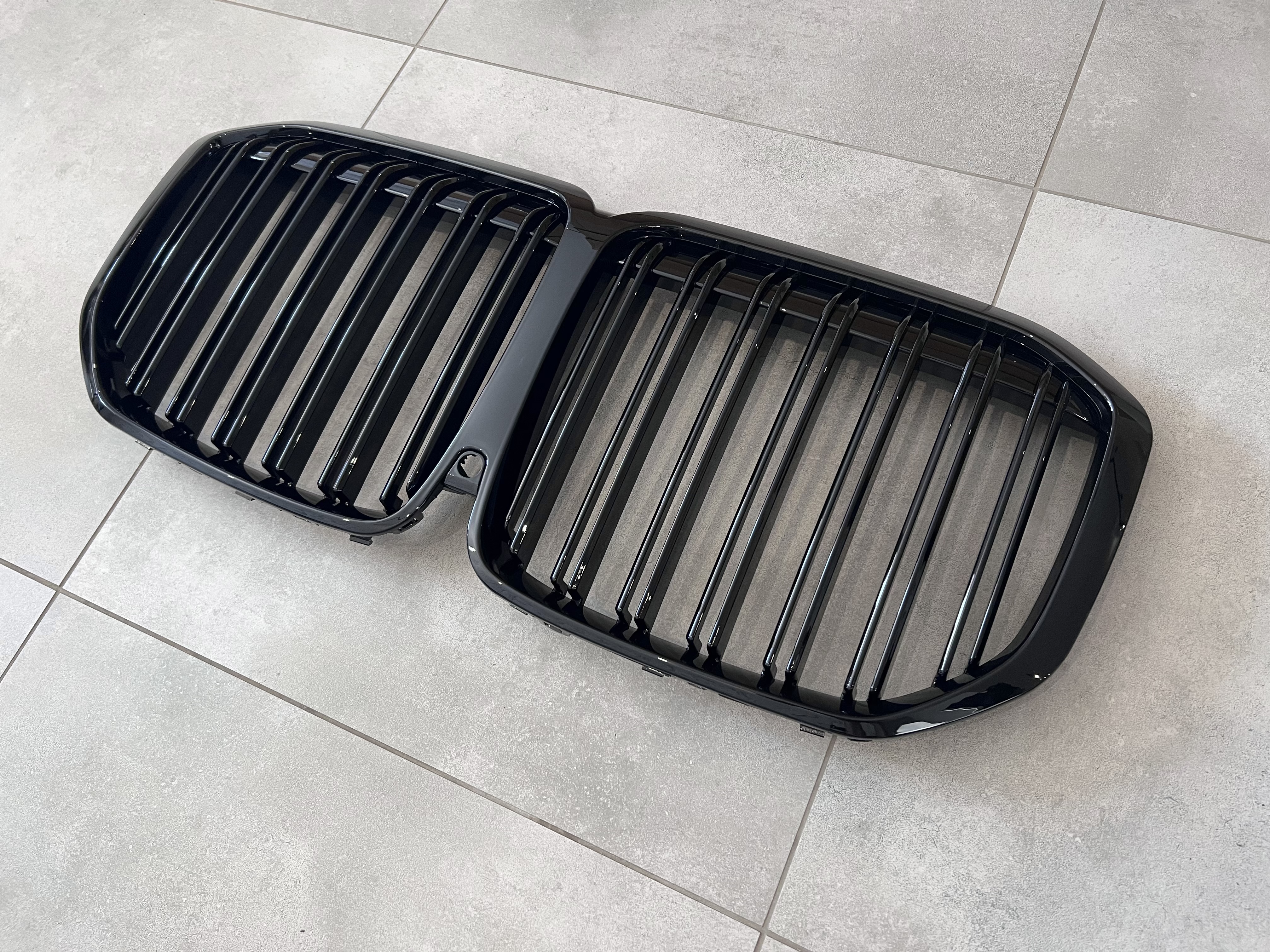 Решітка радіатора ніздрі M-Look для BMW X7 G07 2019-2022 чорний глянець 3