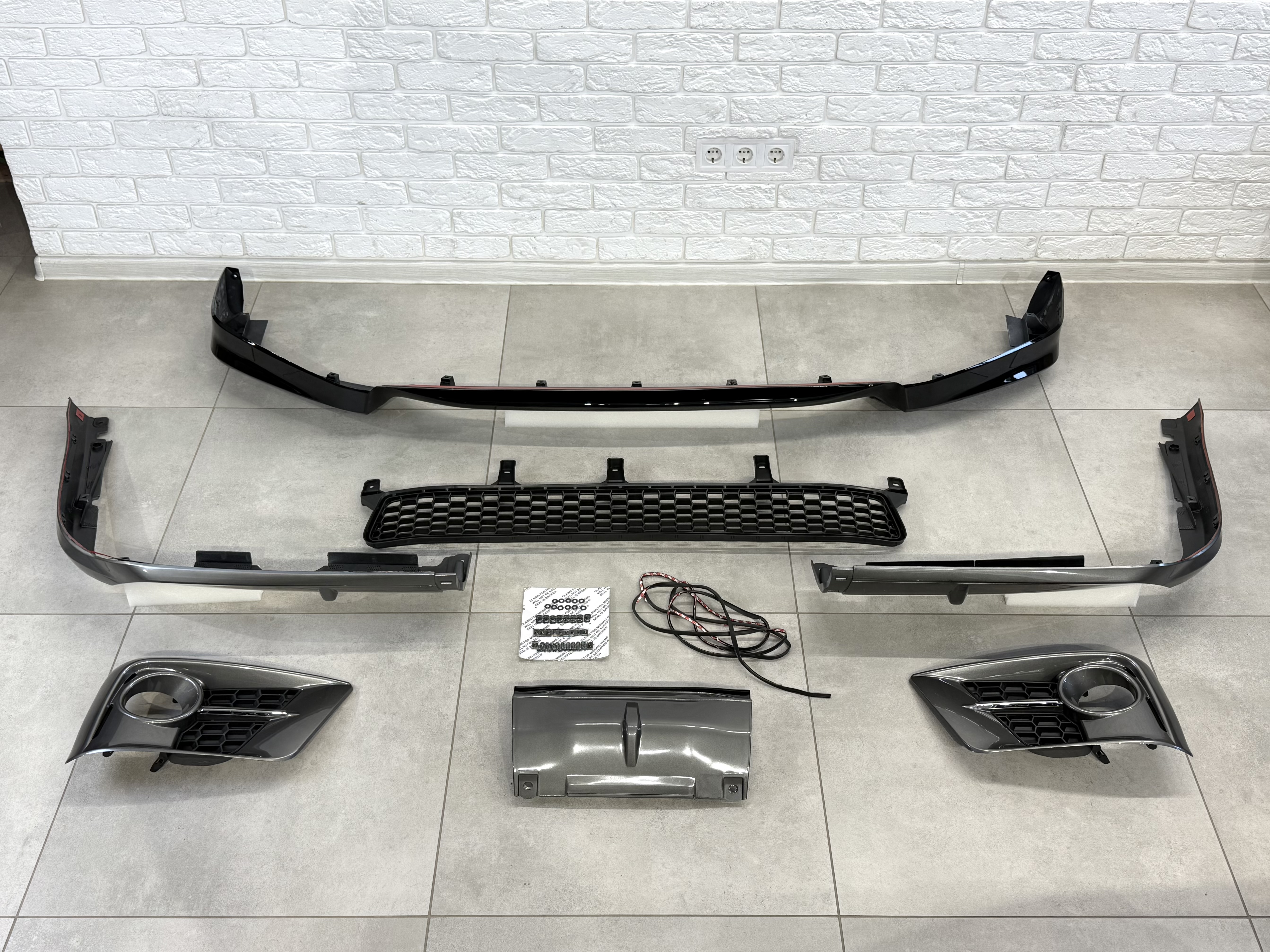 Комплект обвісу F-SPORT для Lexus LX 570 рестайлінг 2