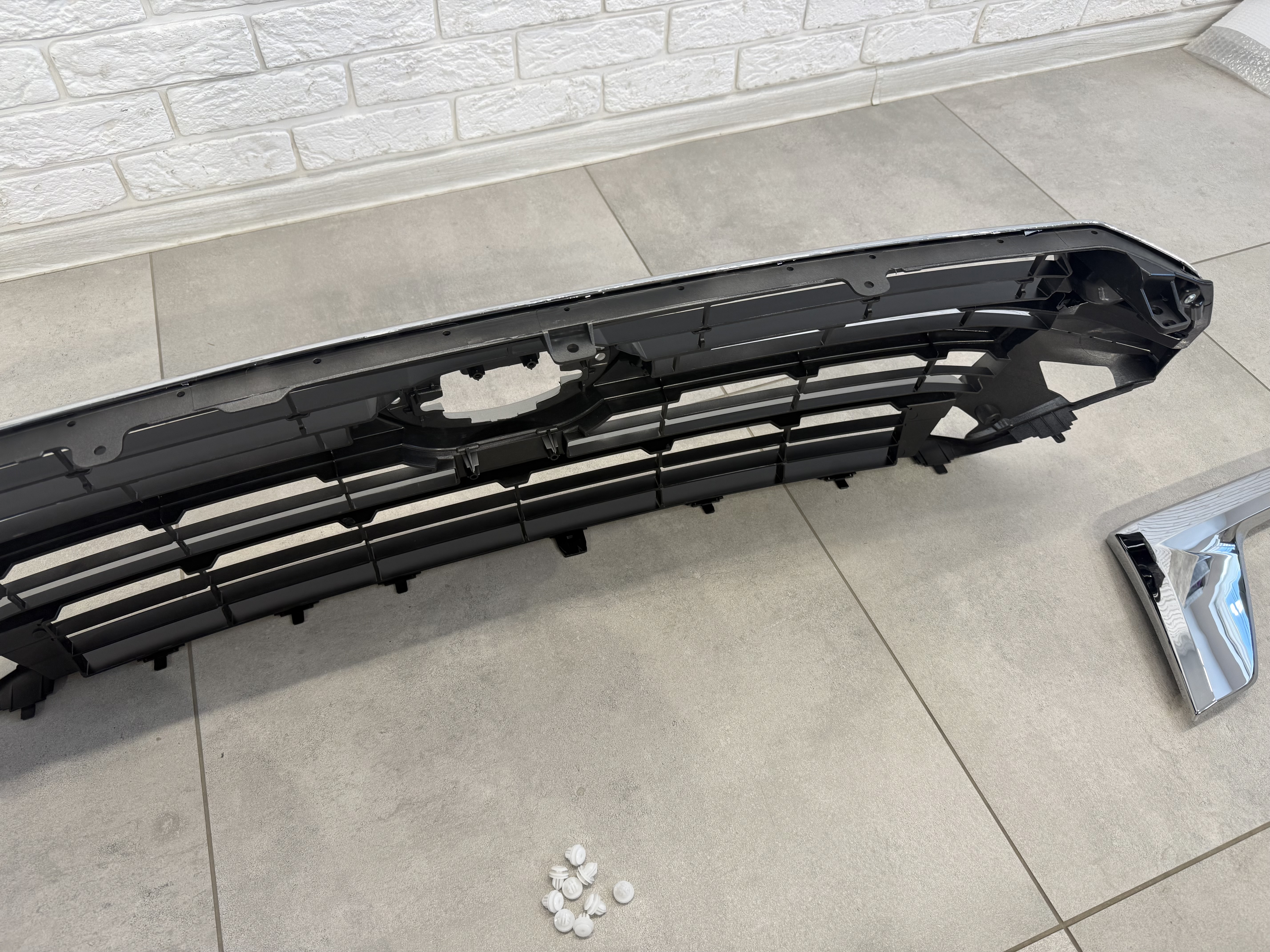 Решітка радіатора дизайн 2019 для Toyota Land Cruiser 200 2015-2021 6