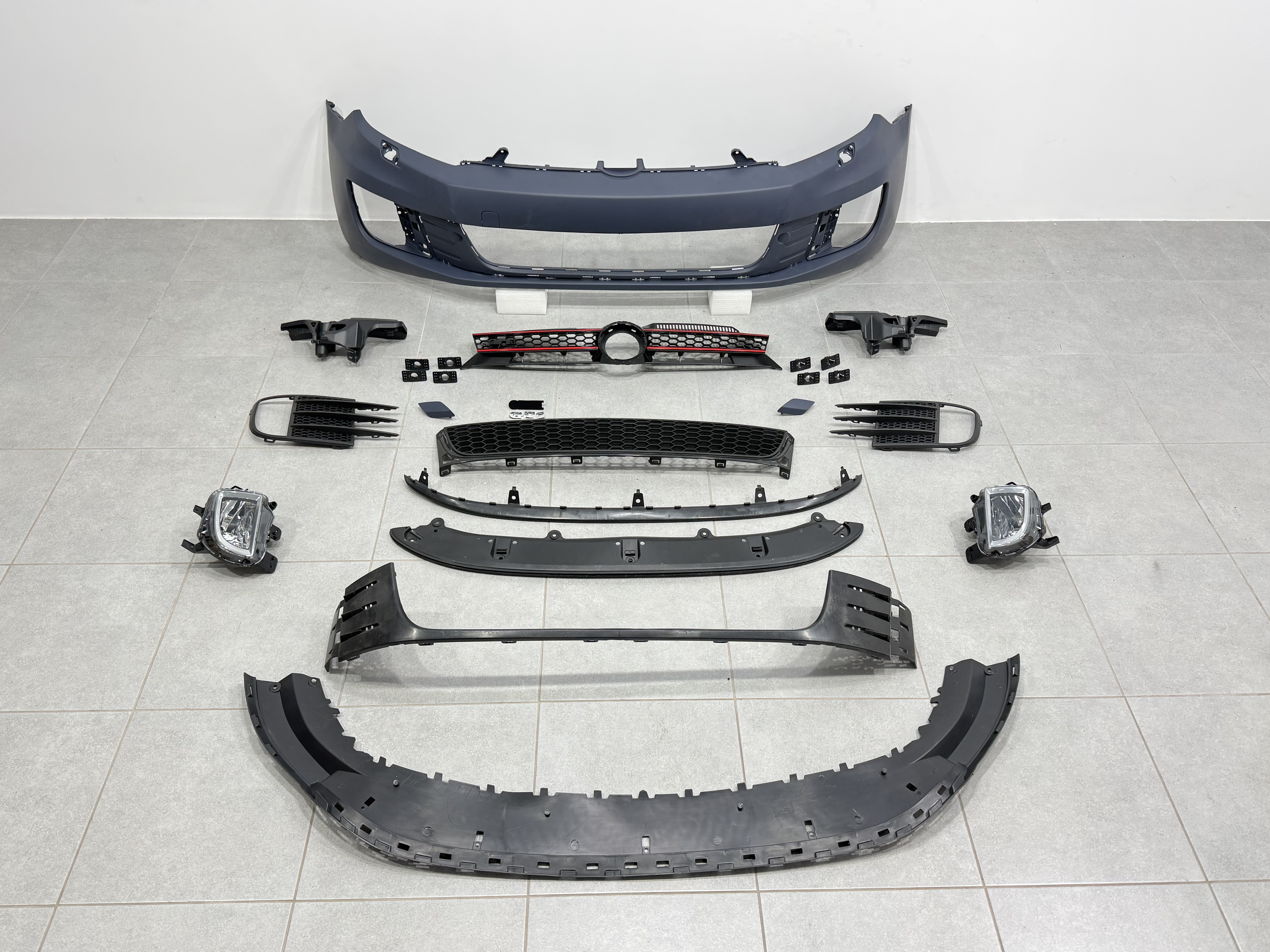 Передній бампер GTI Volkswagen Golf 6 2008-2013 4